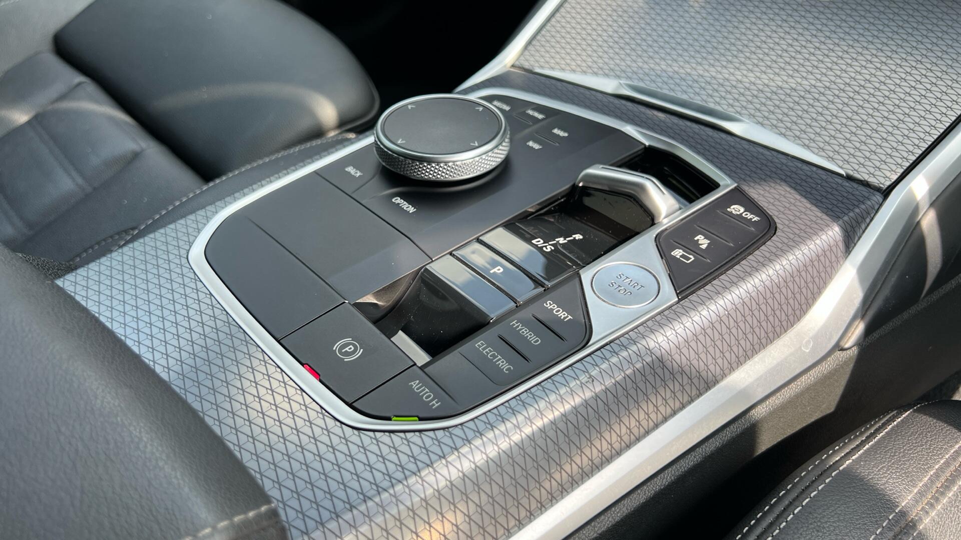 BMW 3 Series view 10
