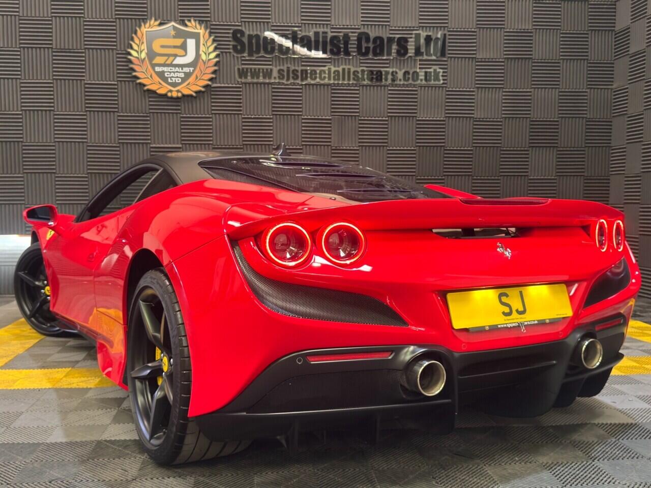 Ferrari F8 Tributo view 31