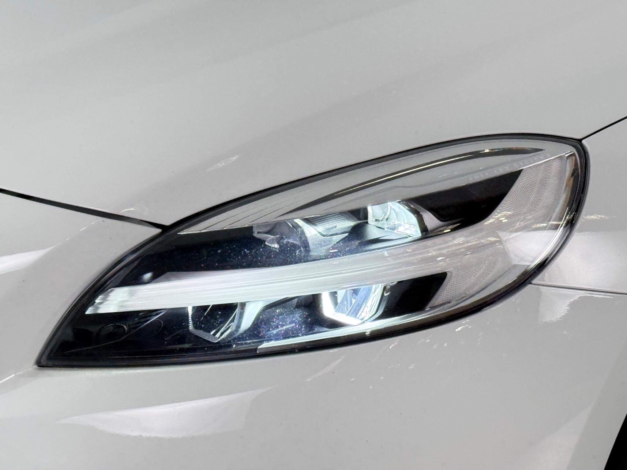 Volvo V40 view 10
