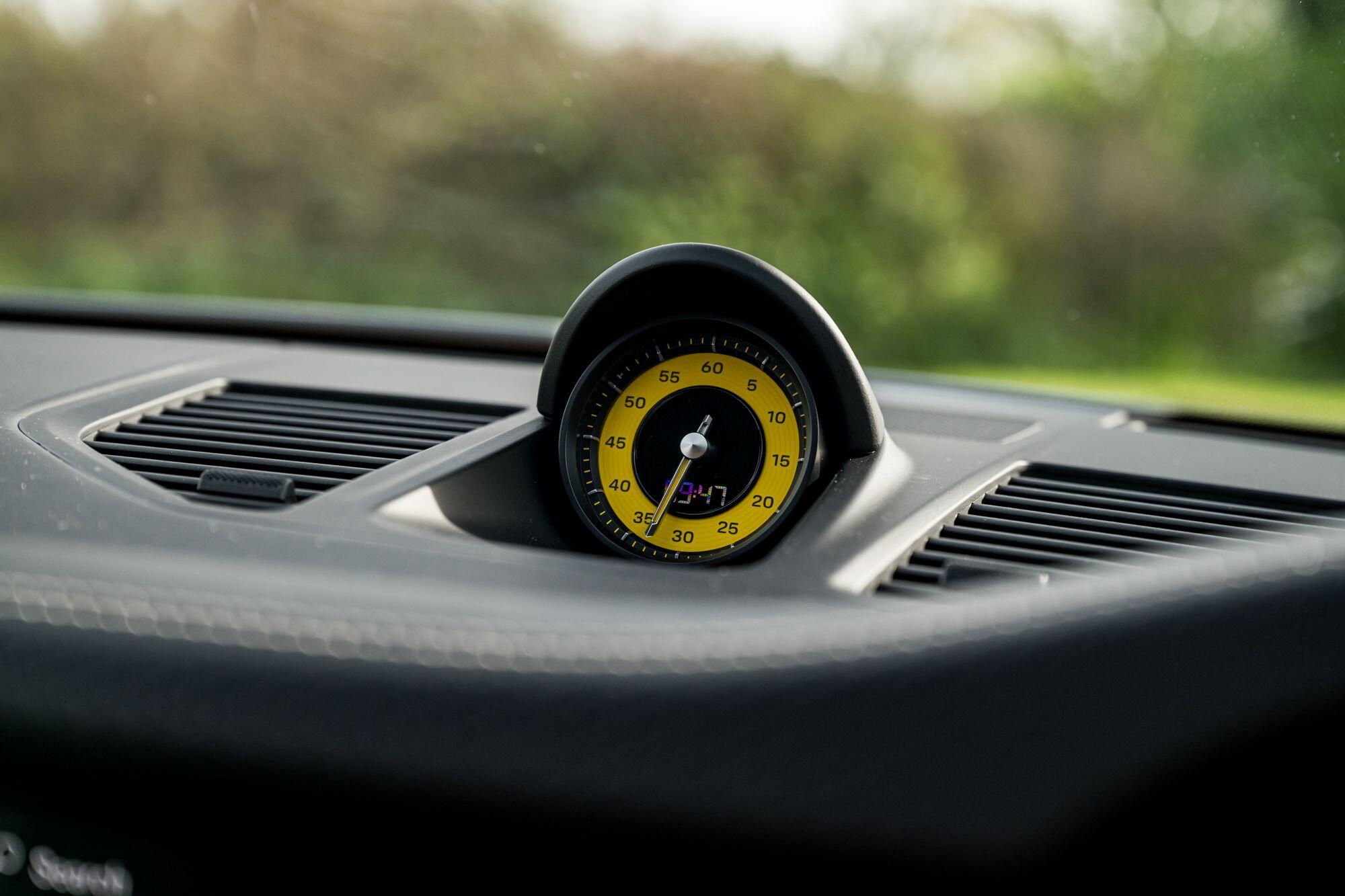 Porsche 911 view 70