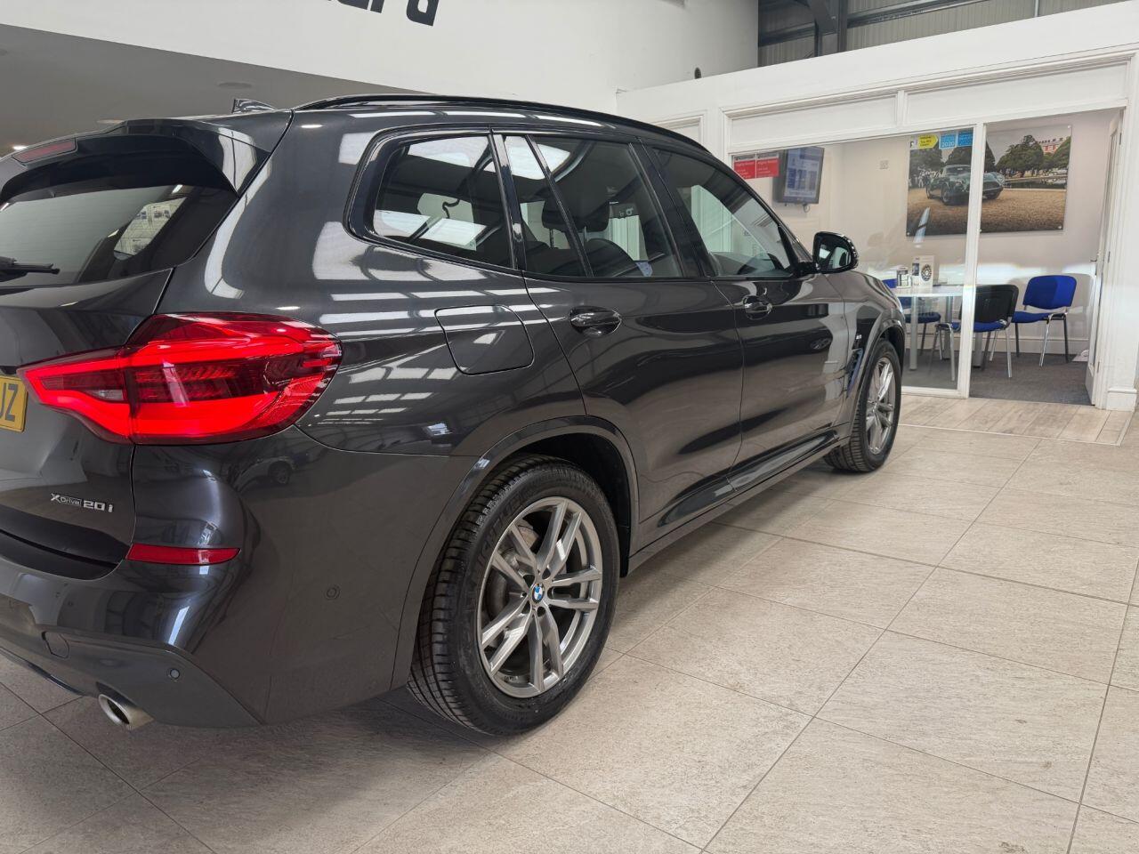 BMW X3 view 14