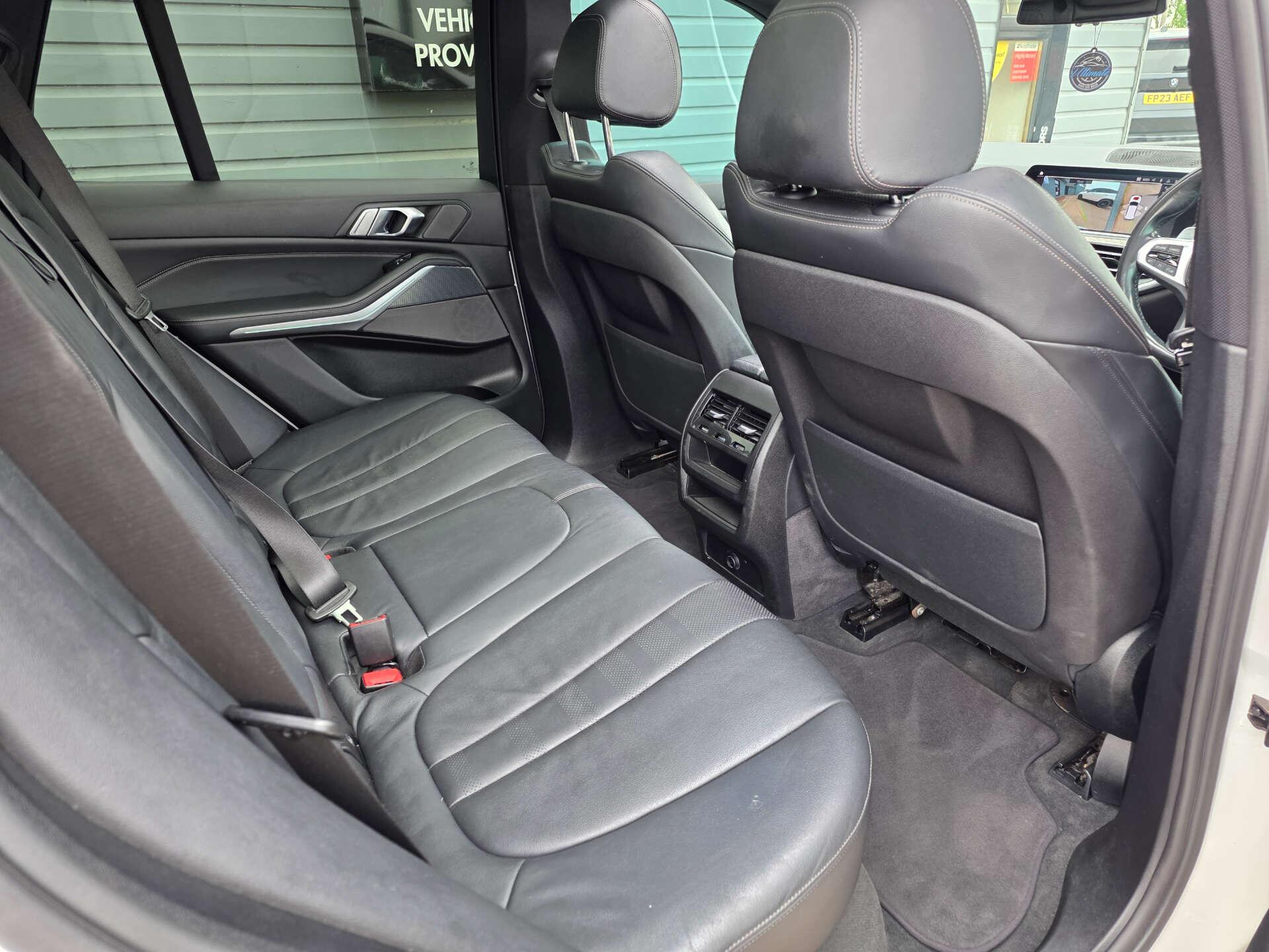 BMW X5 view 21