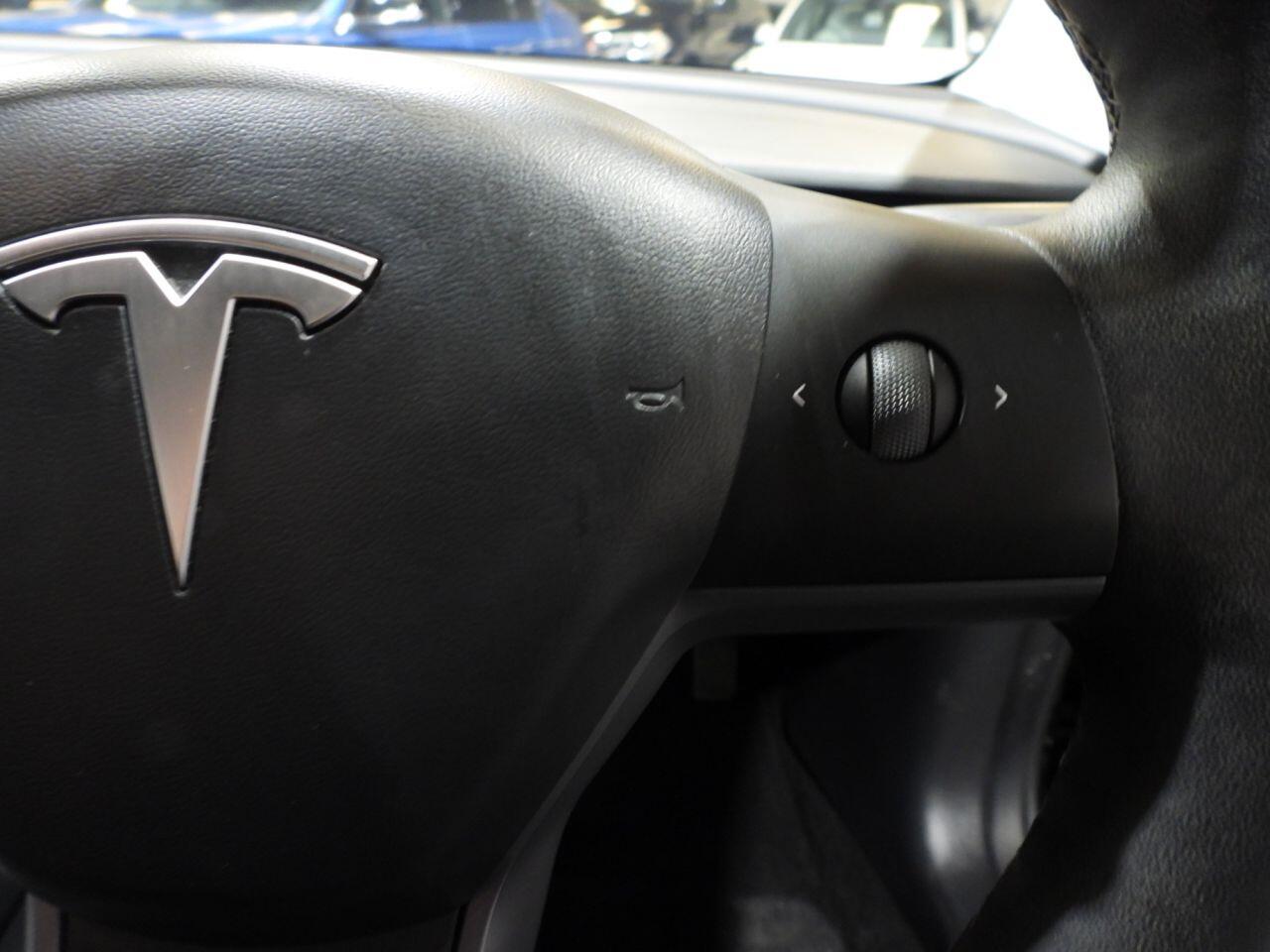 Tesla Model 3 view 21