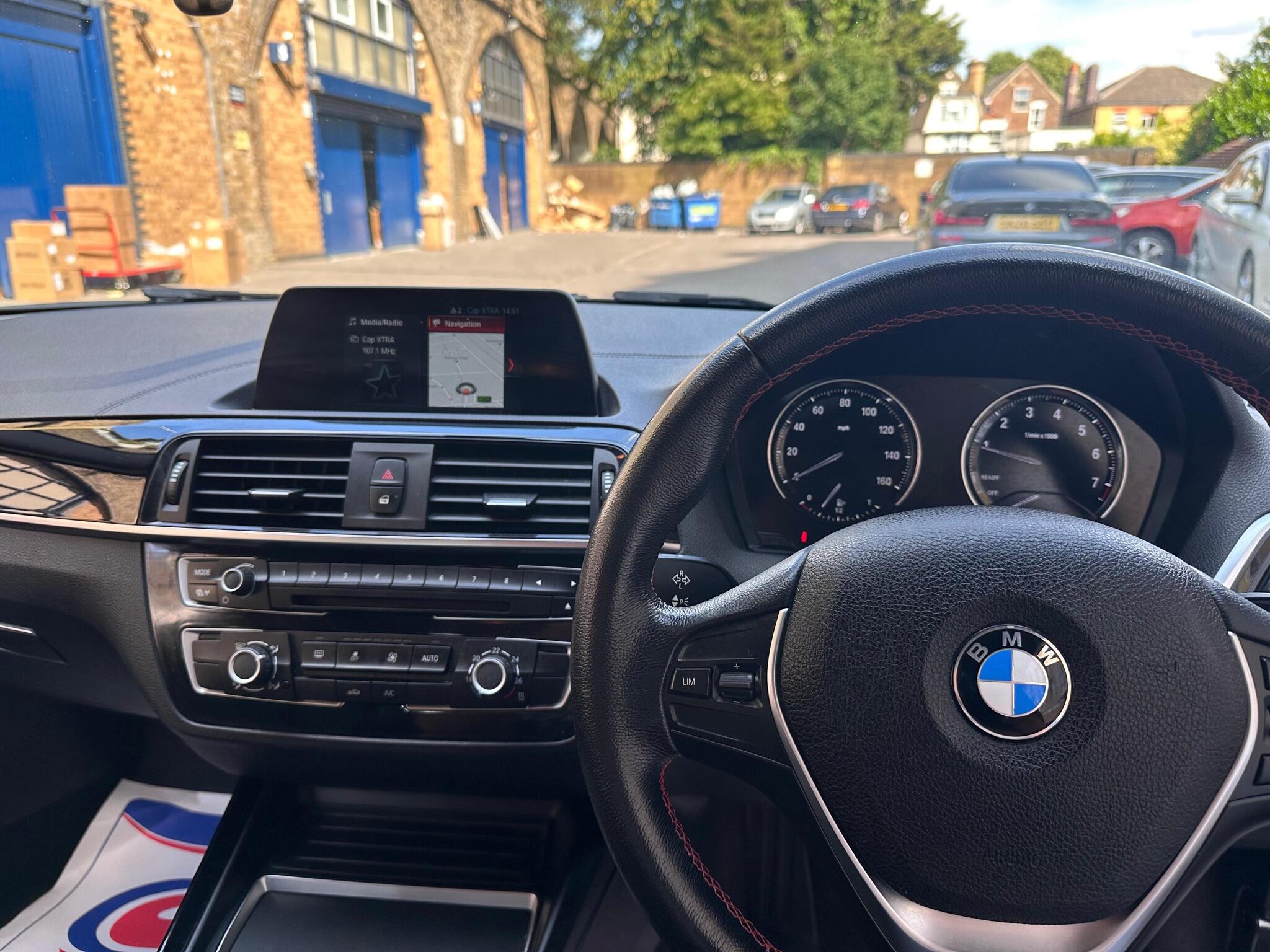 BMW 1 Series view 16