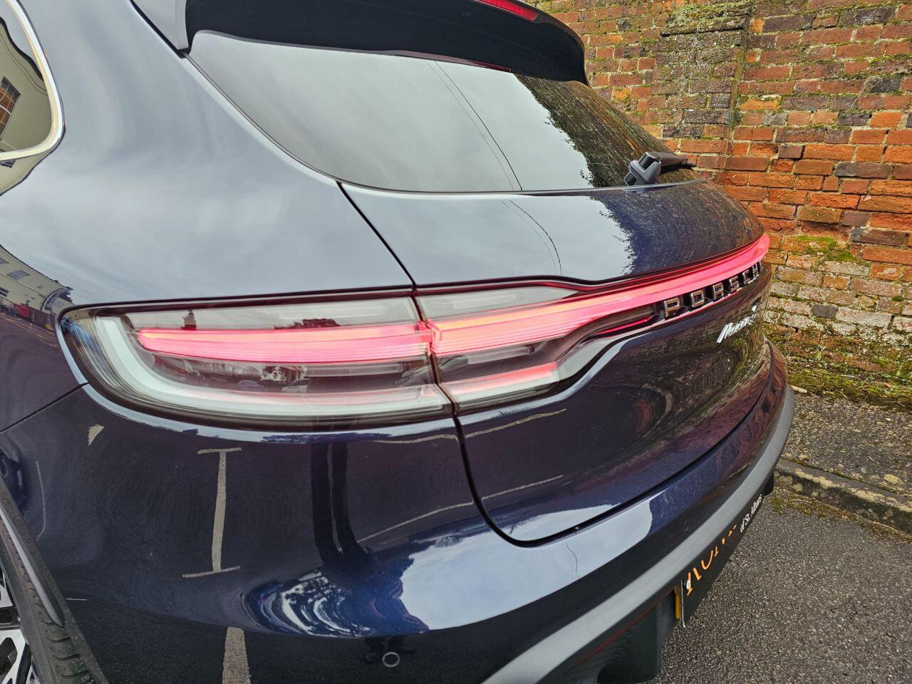 Porsche Macan view 38