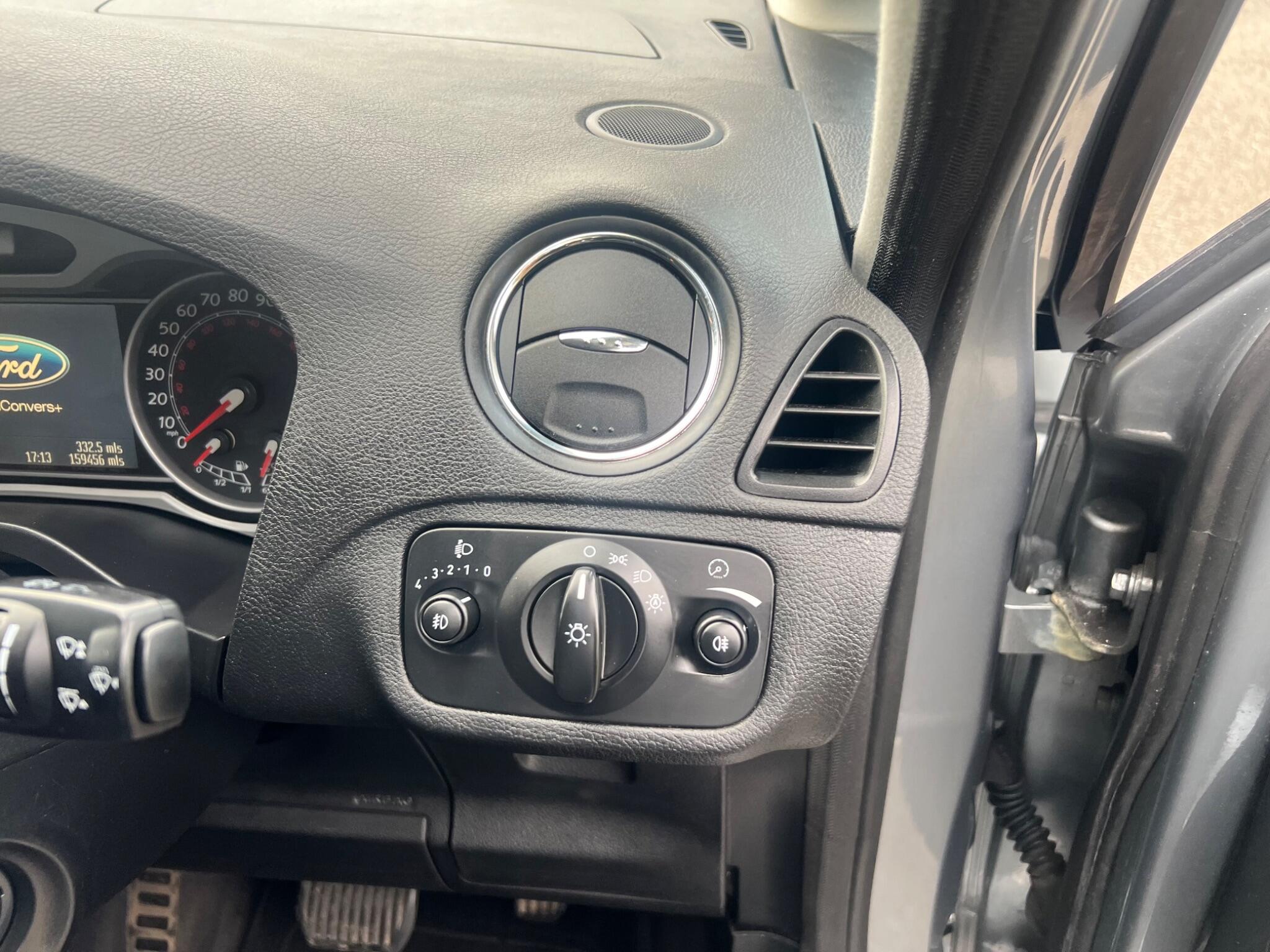 Ford S-Max view 28