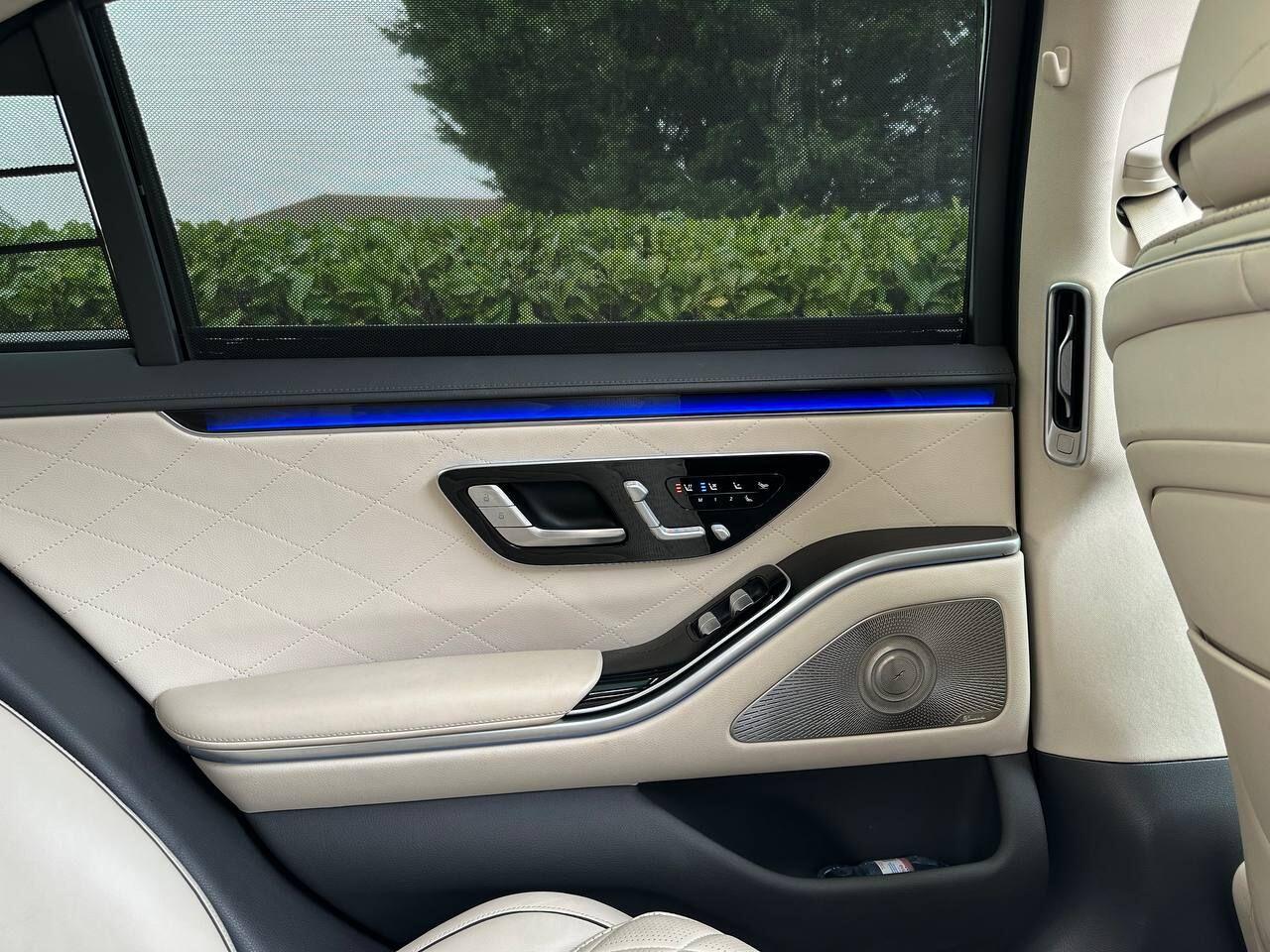 Mercedes-Benz S-Class view 30