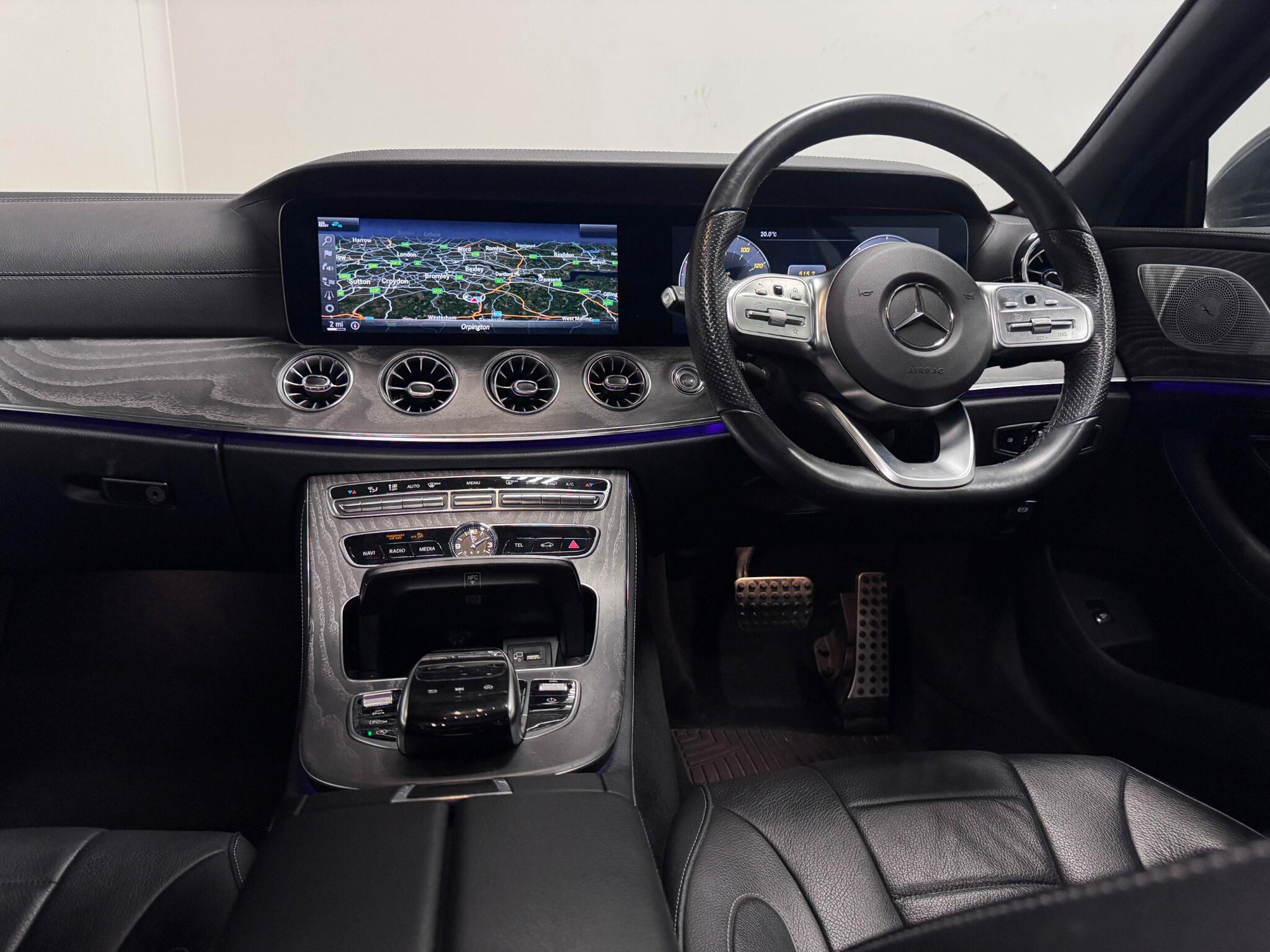Mercedes-Benz CLS view 32