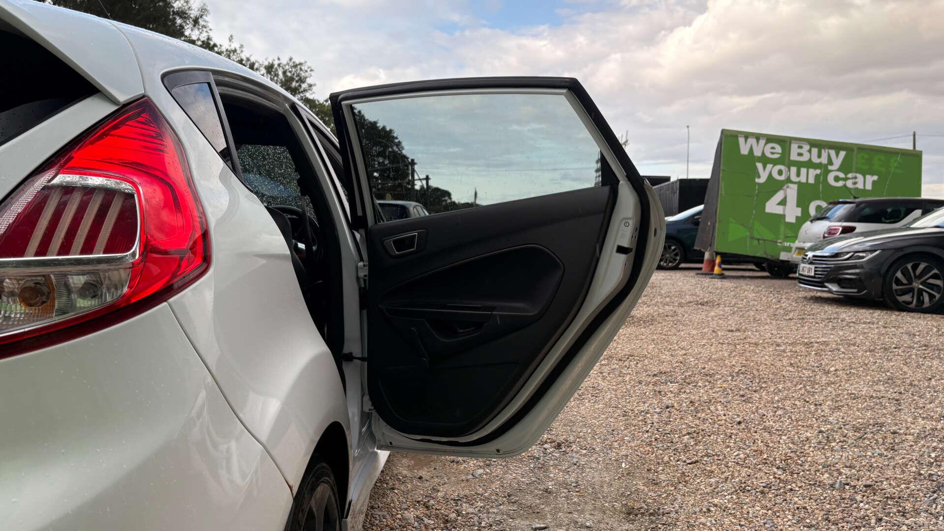 Ford Fiesta view 36