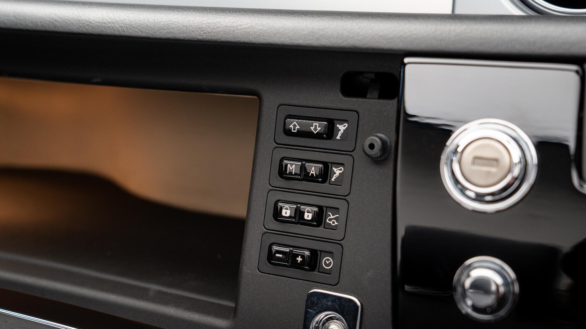 Rolls-Royce Phantom view 20