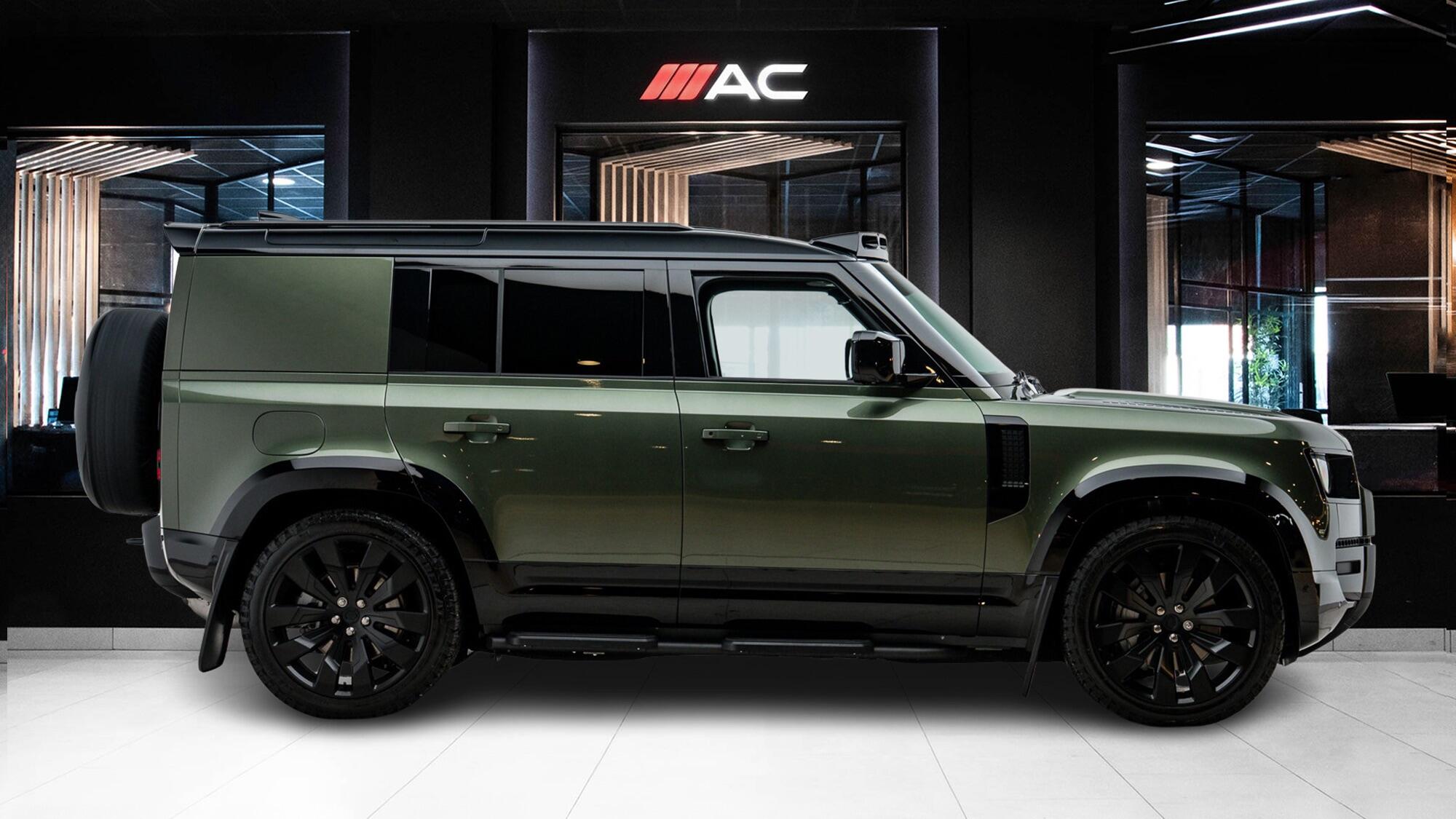 Land Rover Defender view 3
