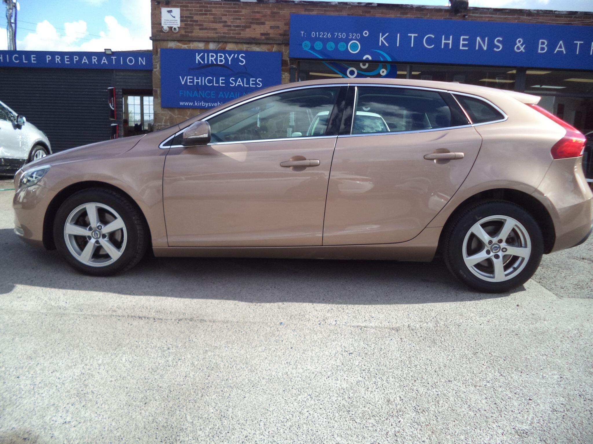 Volvo V40 view 13