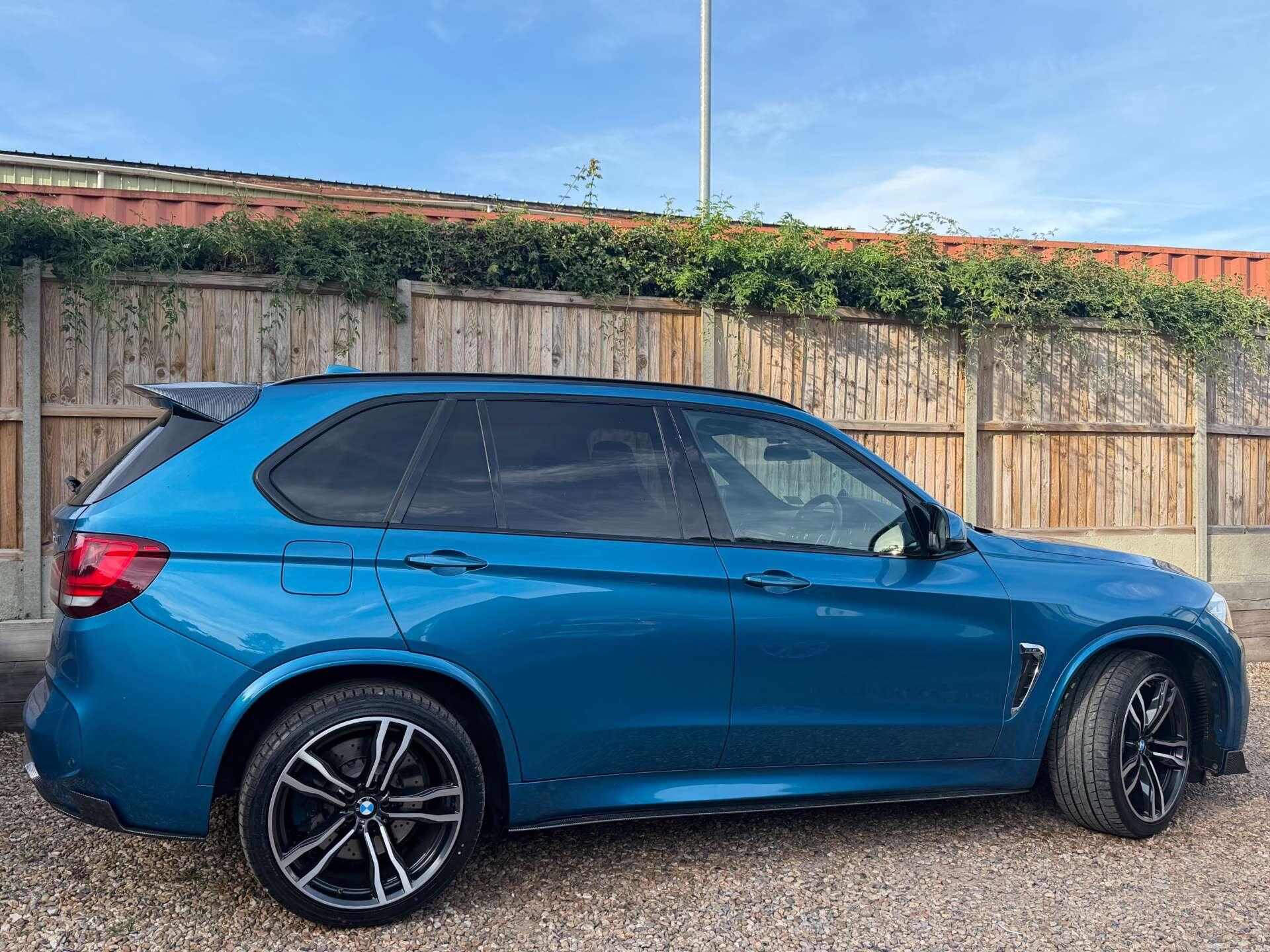 BMW X5 M view 10