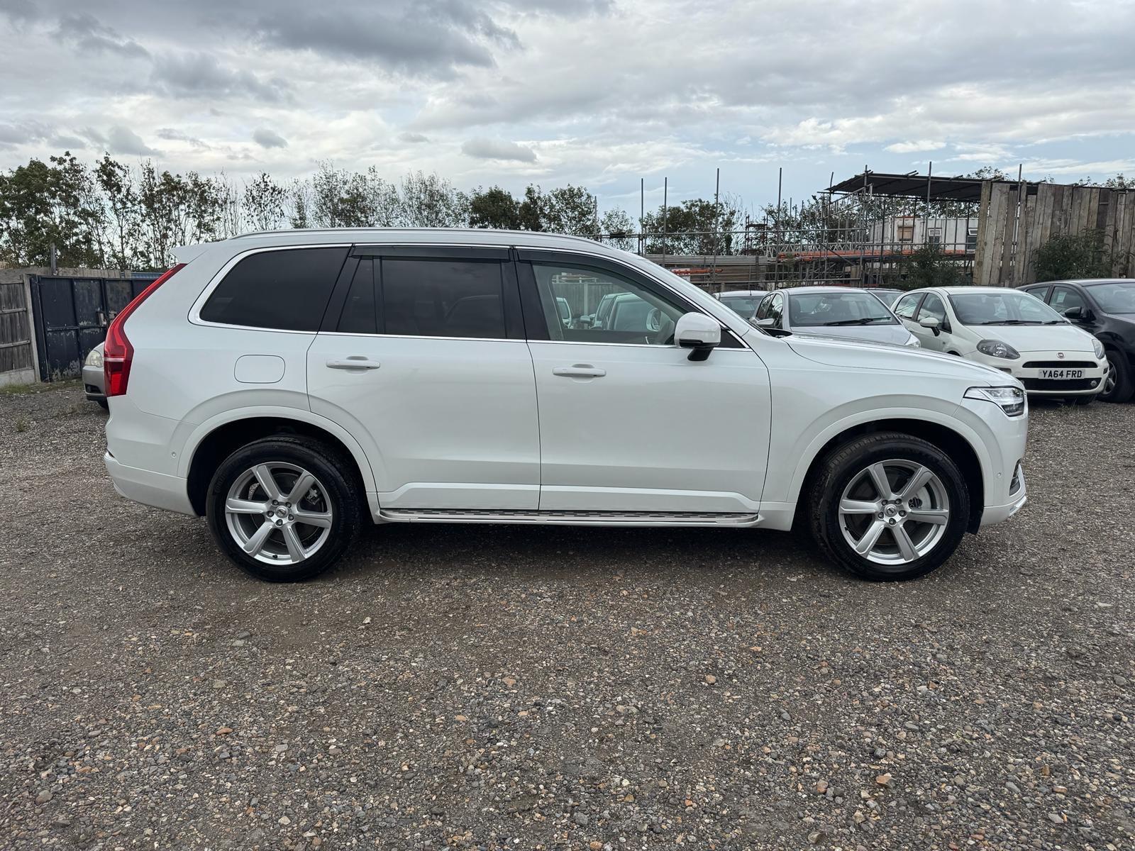 Volvo XC90 view 13