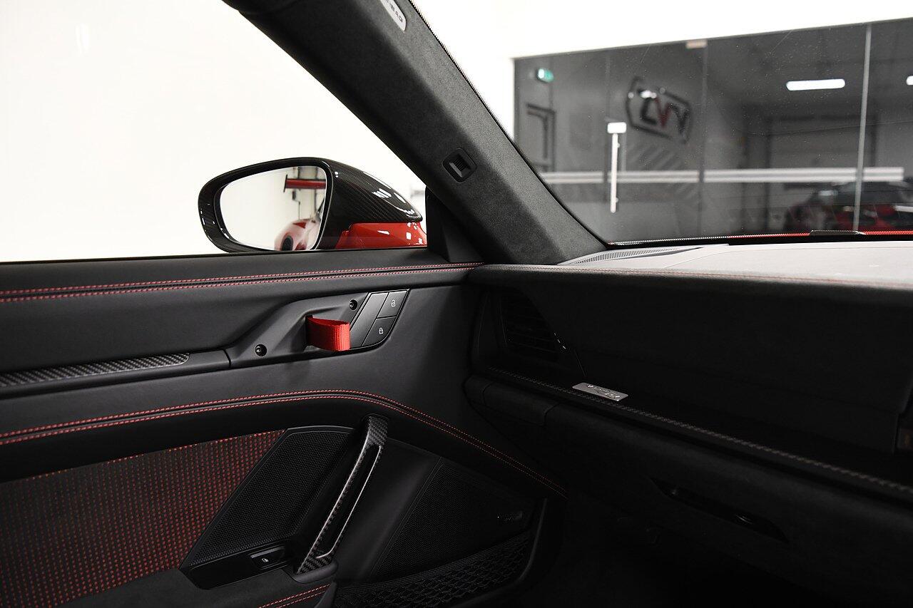 Porsche 911 view 15