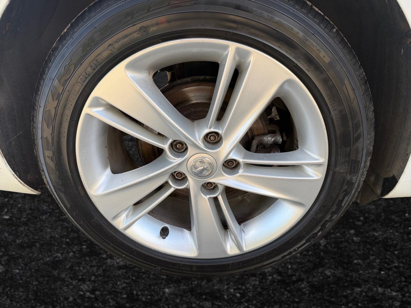 Vauxhall Insignia view 11