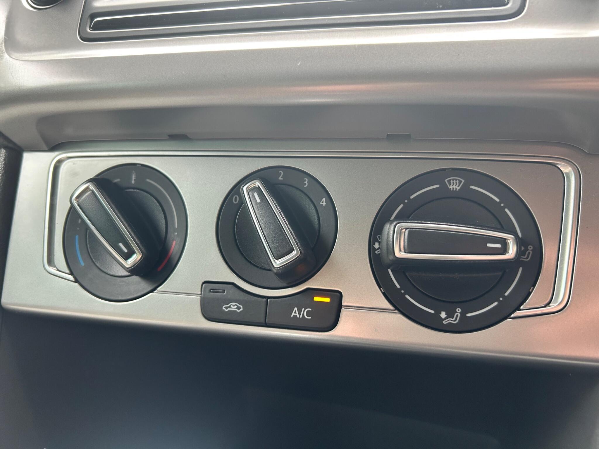 Volkswagen Polo view 32