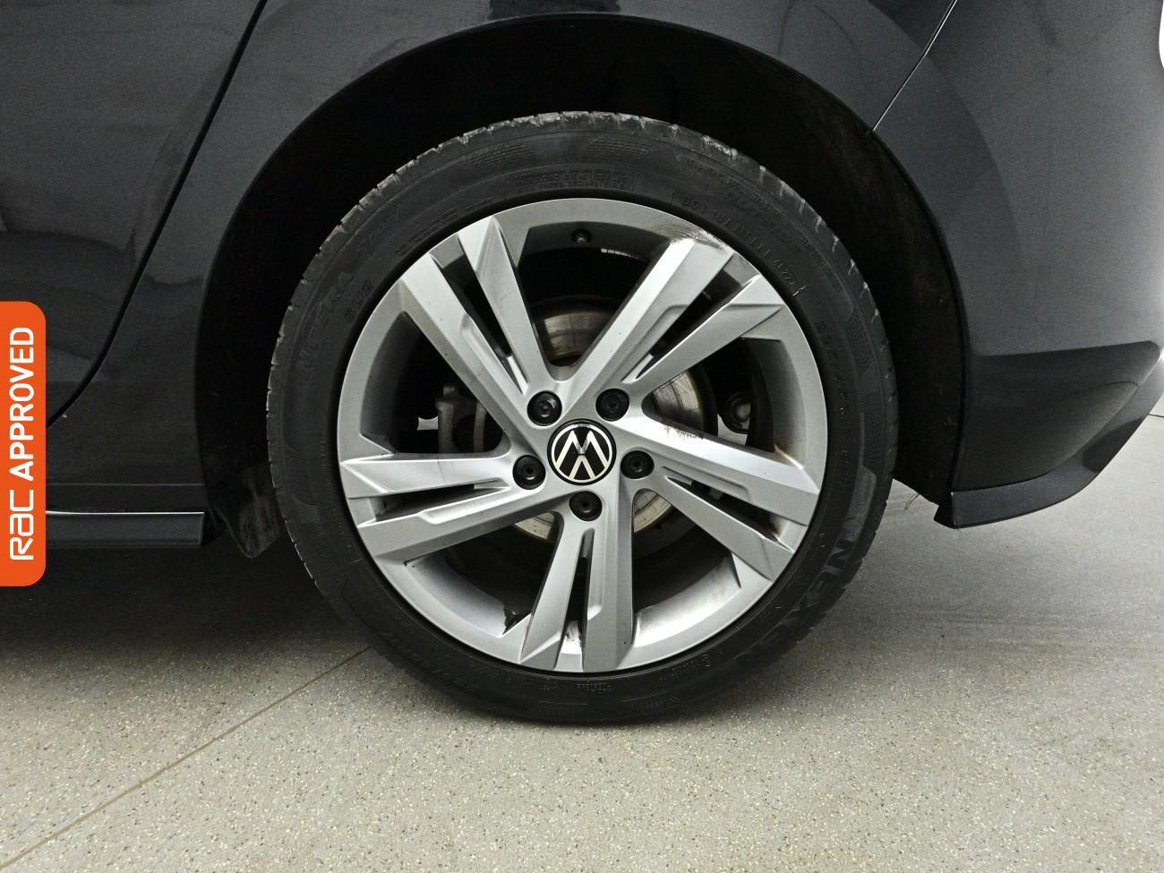 Volkswagen Golf view 25