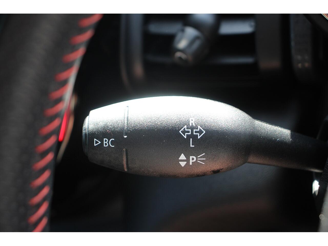 Mini Cooper view 24