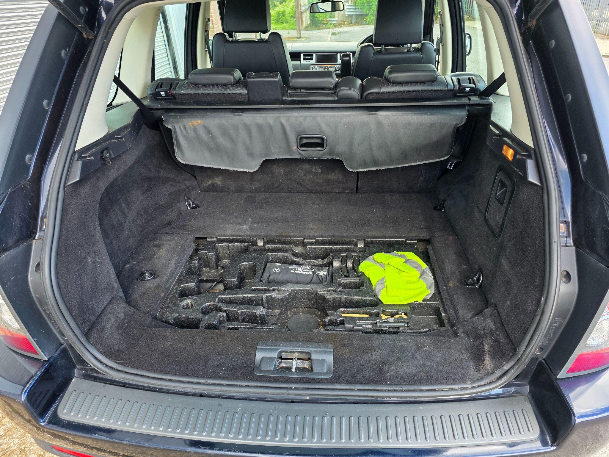 Land Rover Range Rover Sport view 11