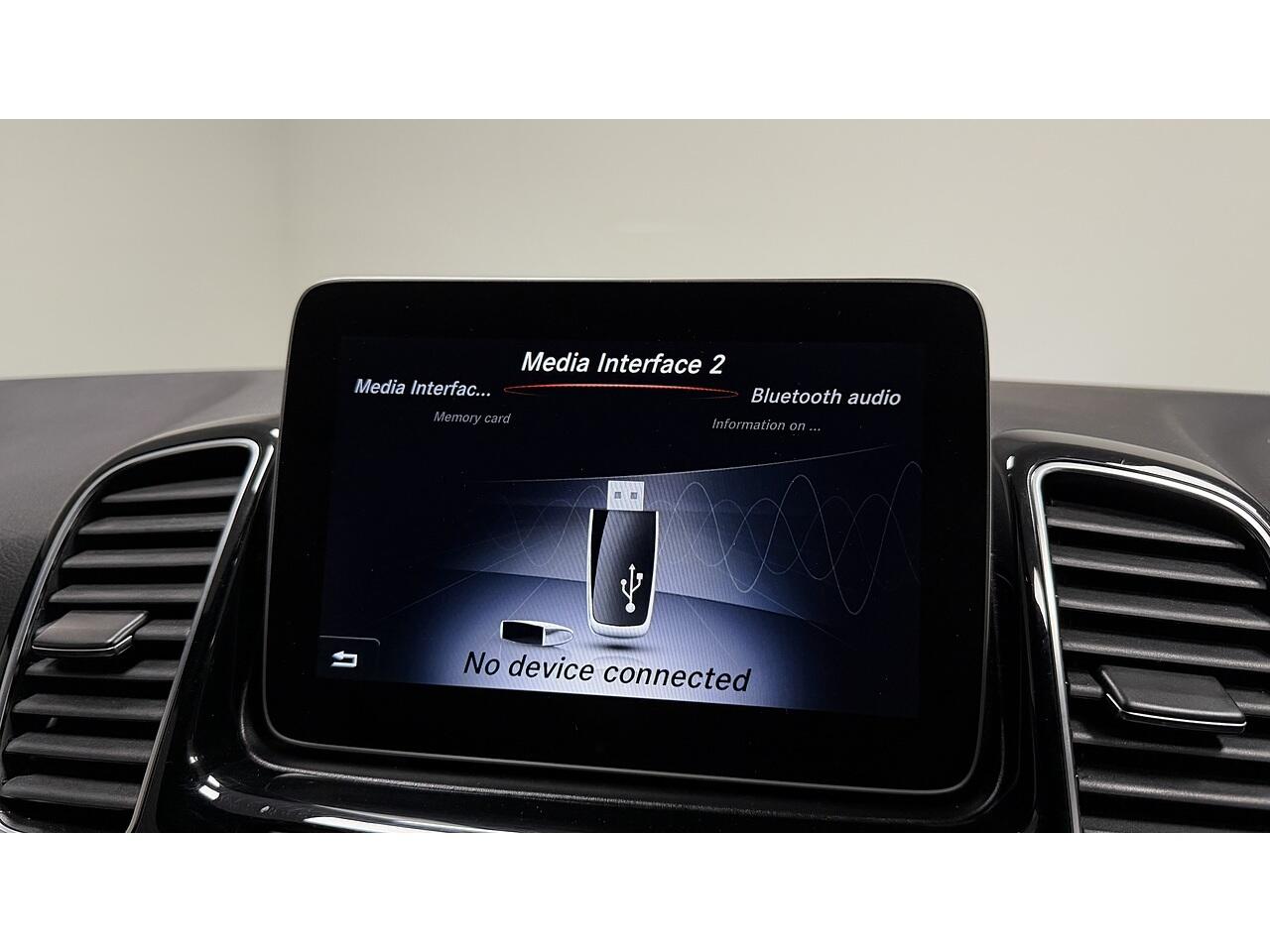 Mercedes-Benz Gle view 30