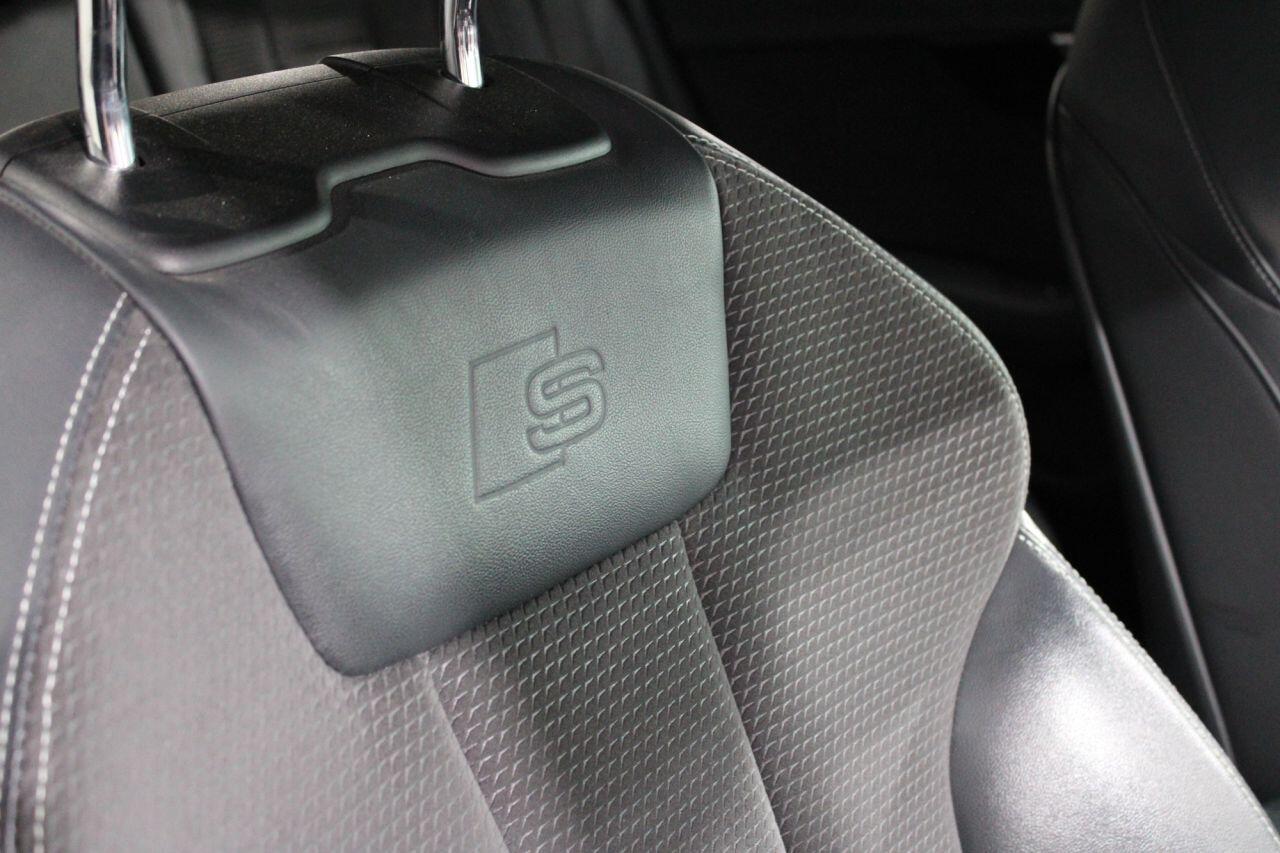 Audi A4 view 13