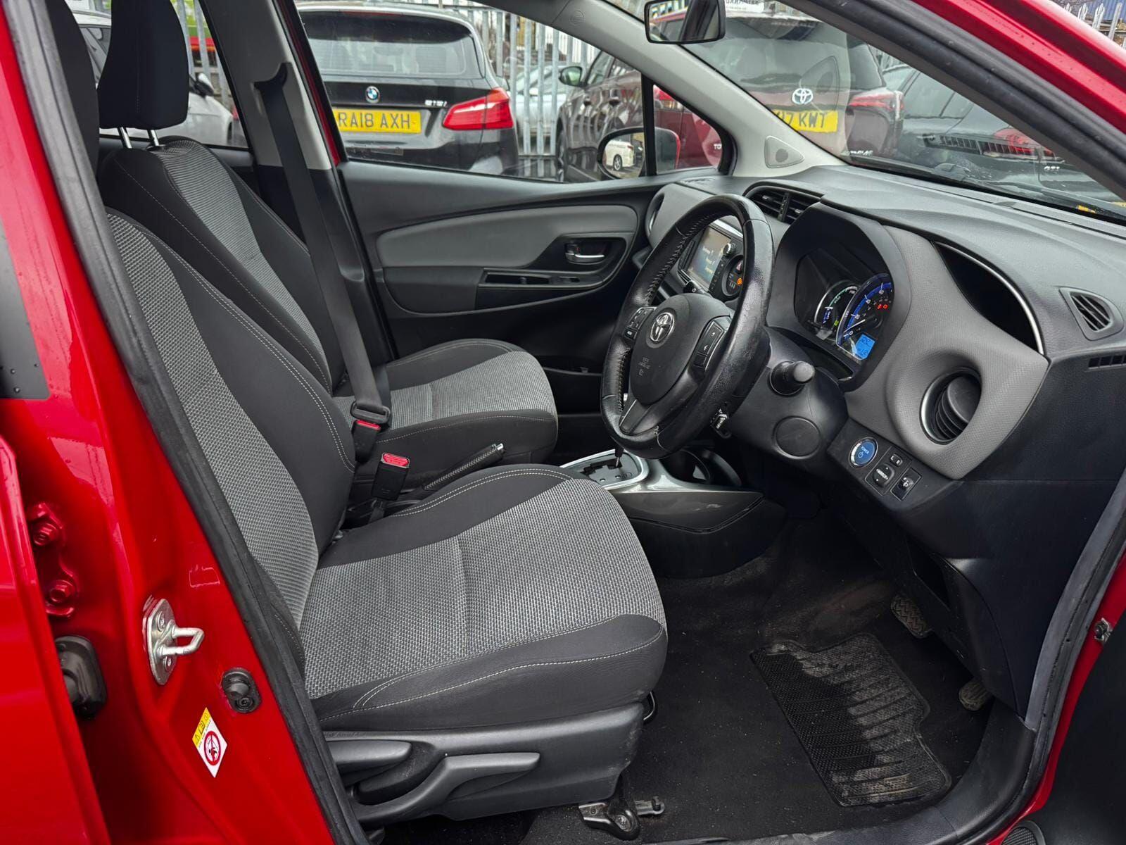 Toyota Yaris view 12