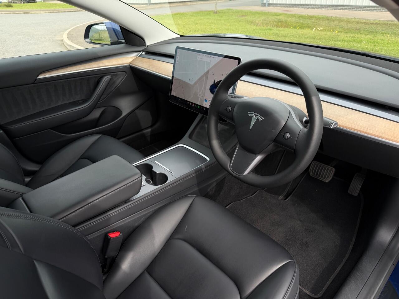 Tesla Model 3 view 16
