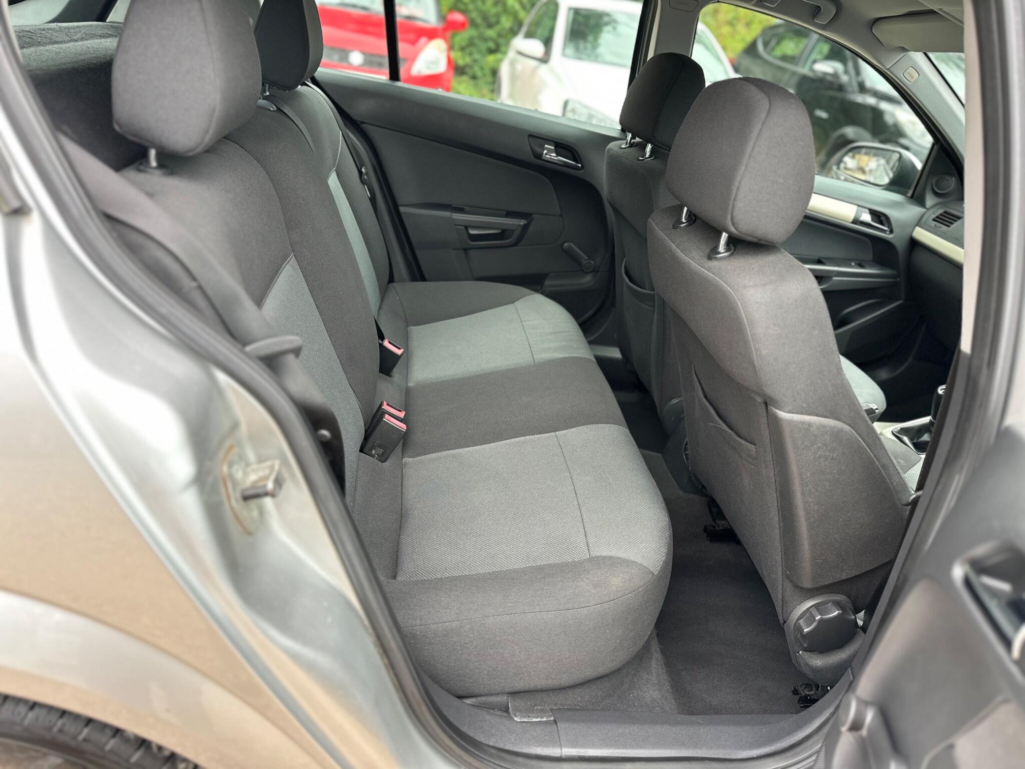 Vauxhall Astra view 40