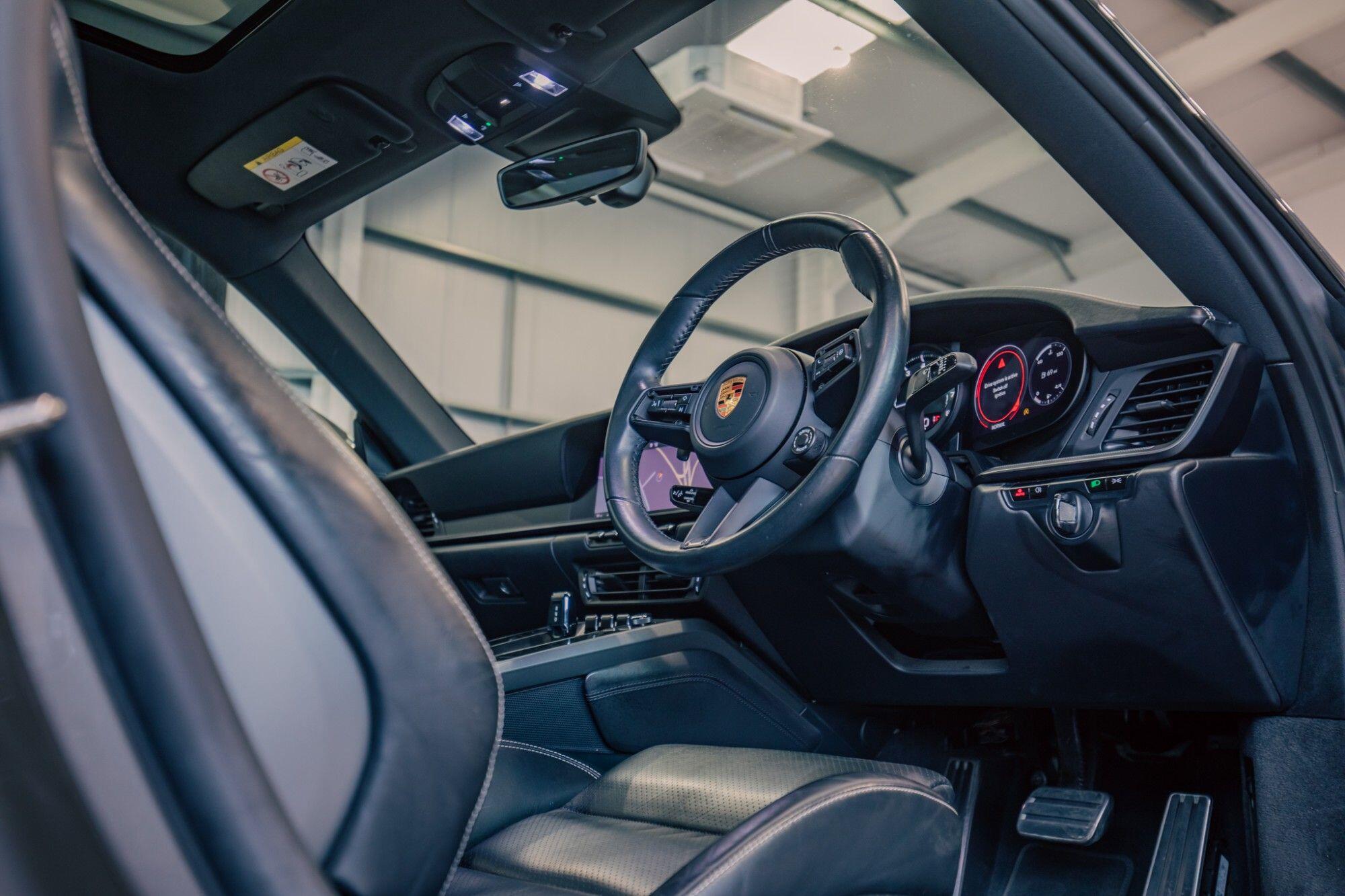 Porsche 911 view 3