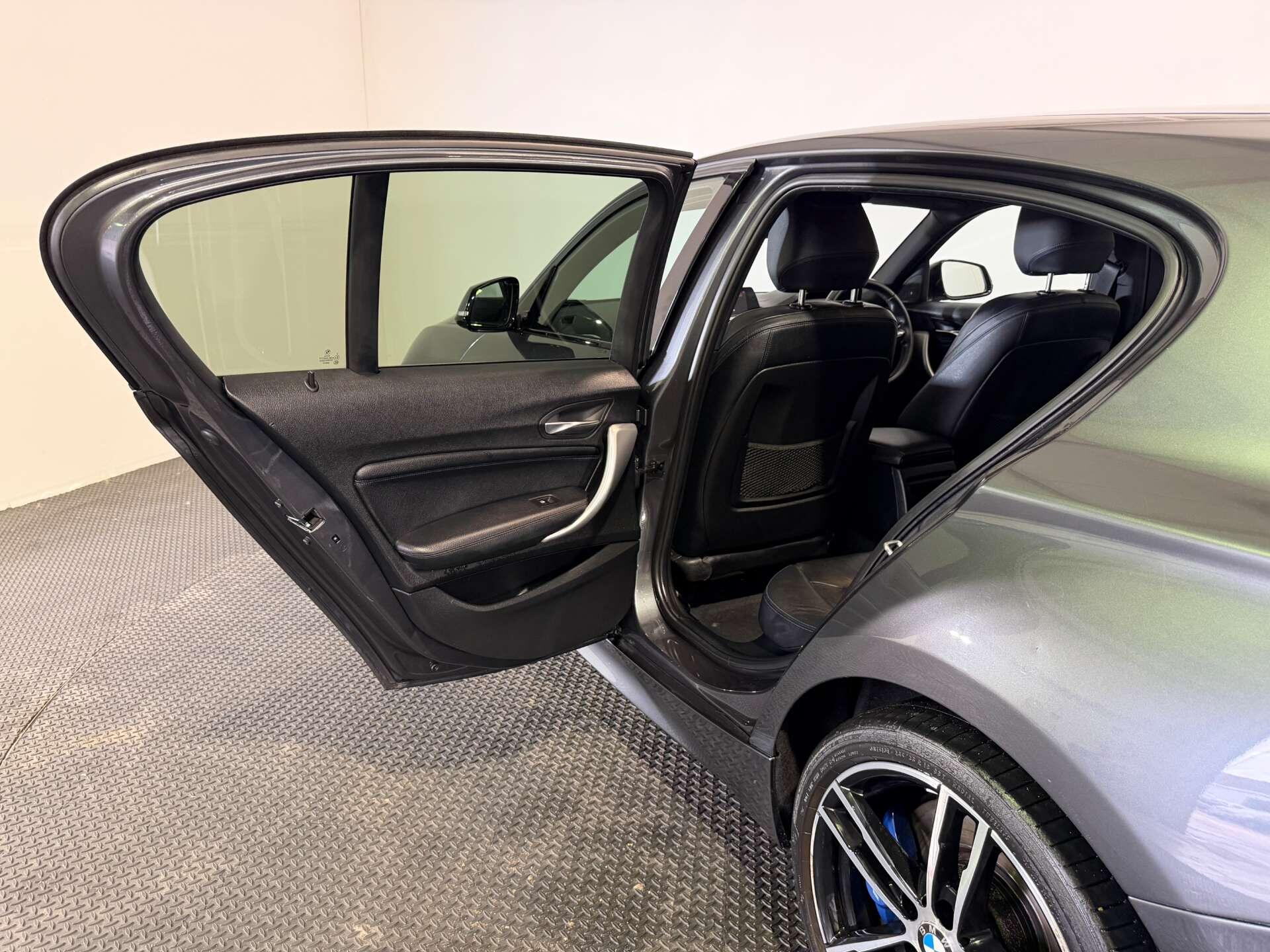 BMW 1 Series view 48