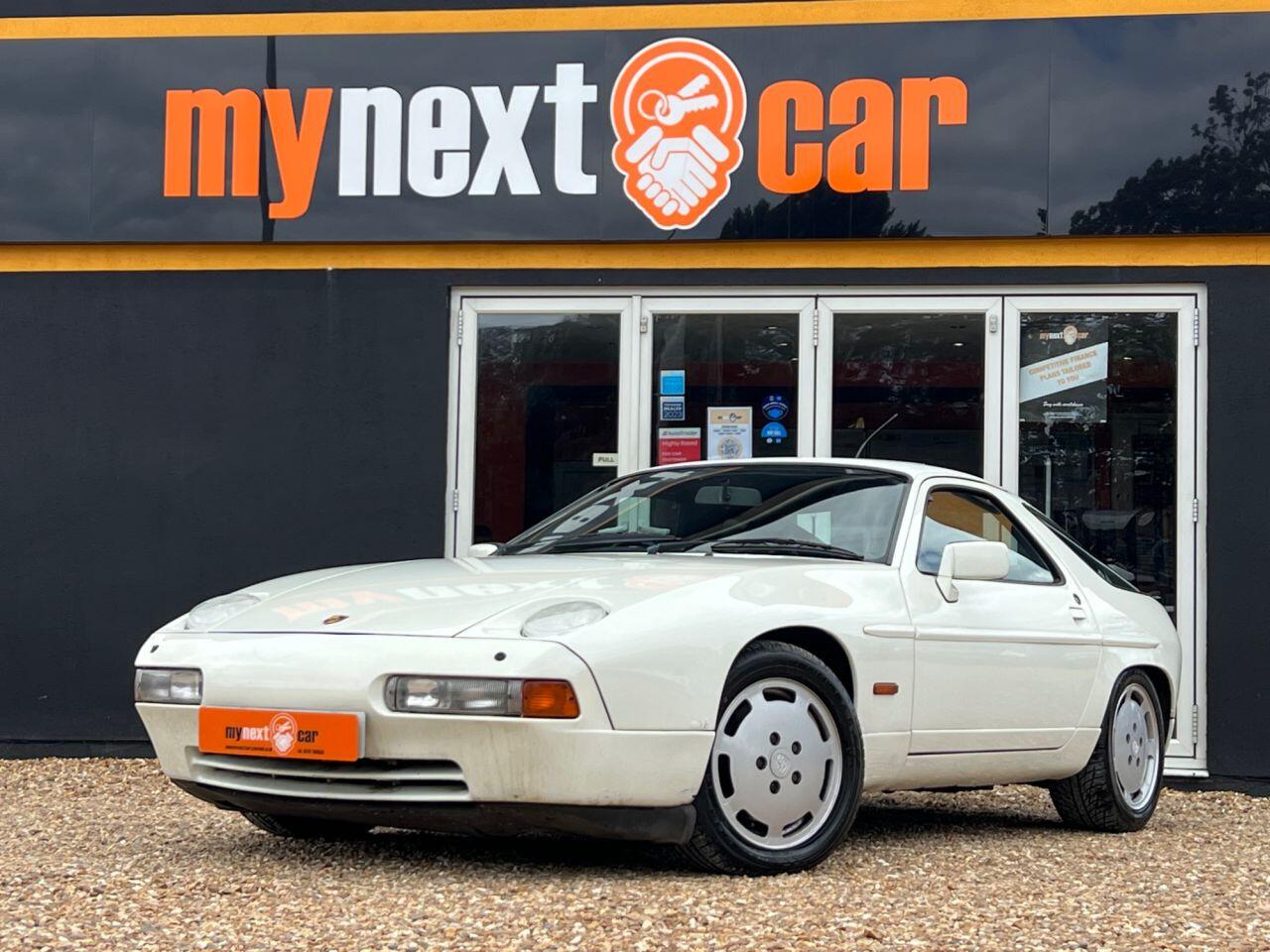 Porsche 928 view 3