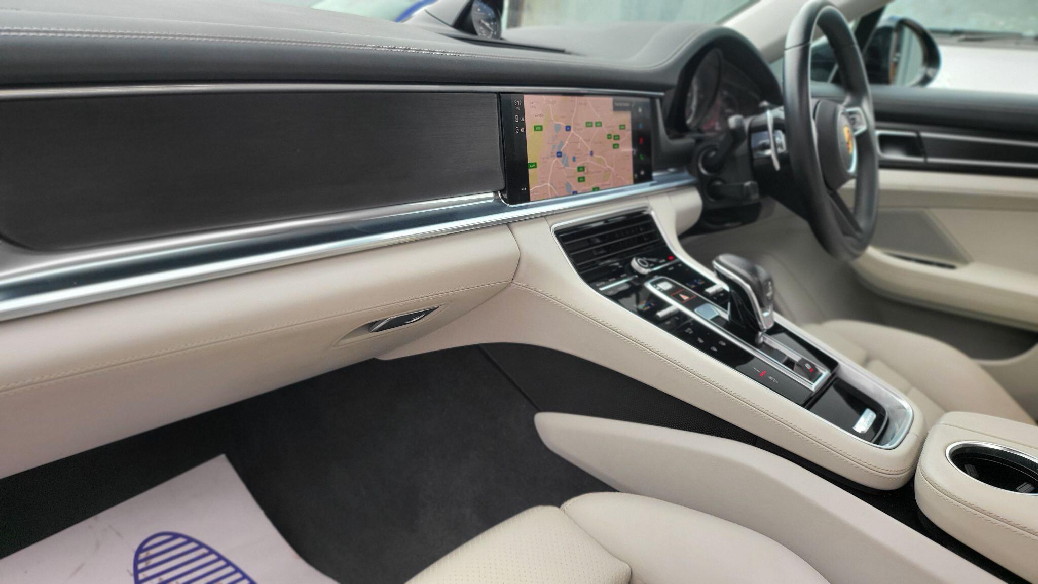Porsche Panamera view 11