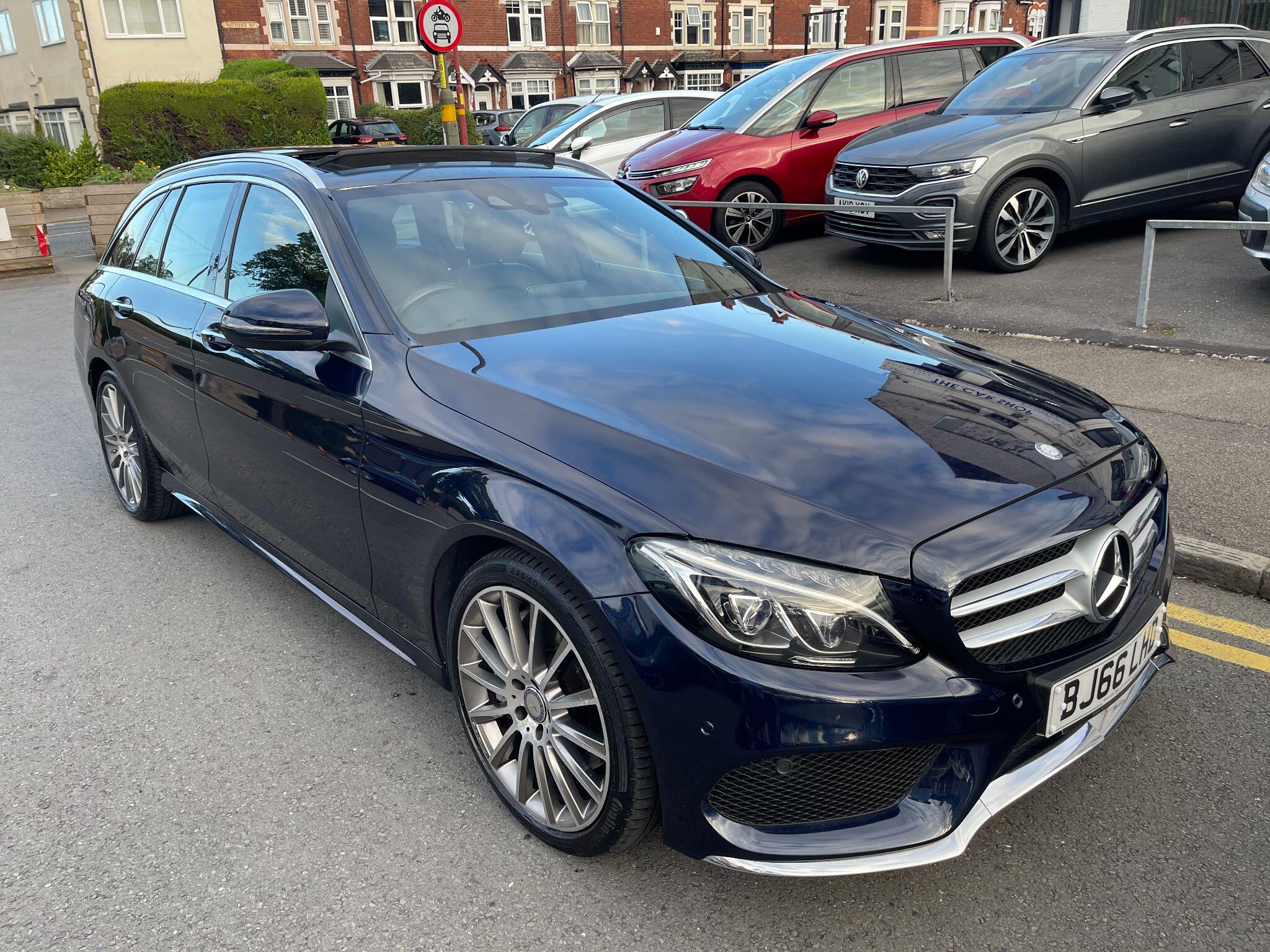 Mercedes-Benz C-Class view 4