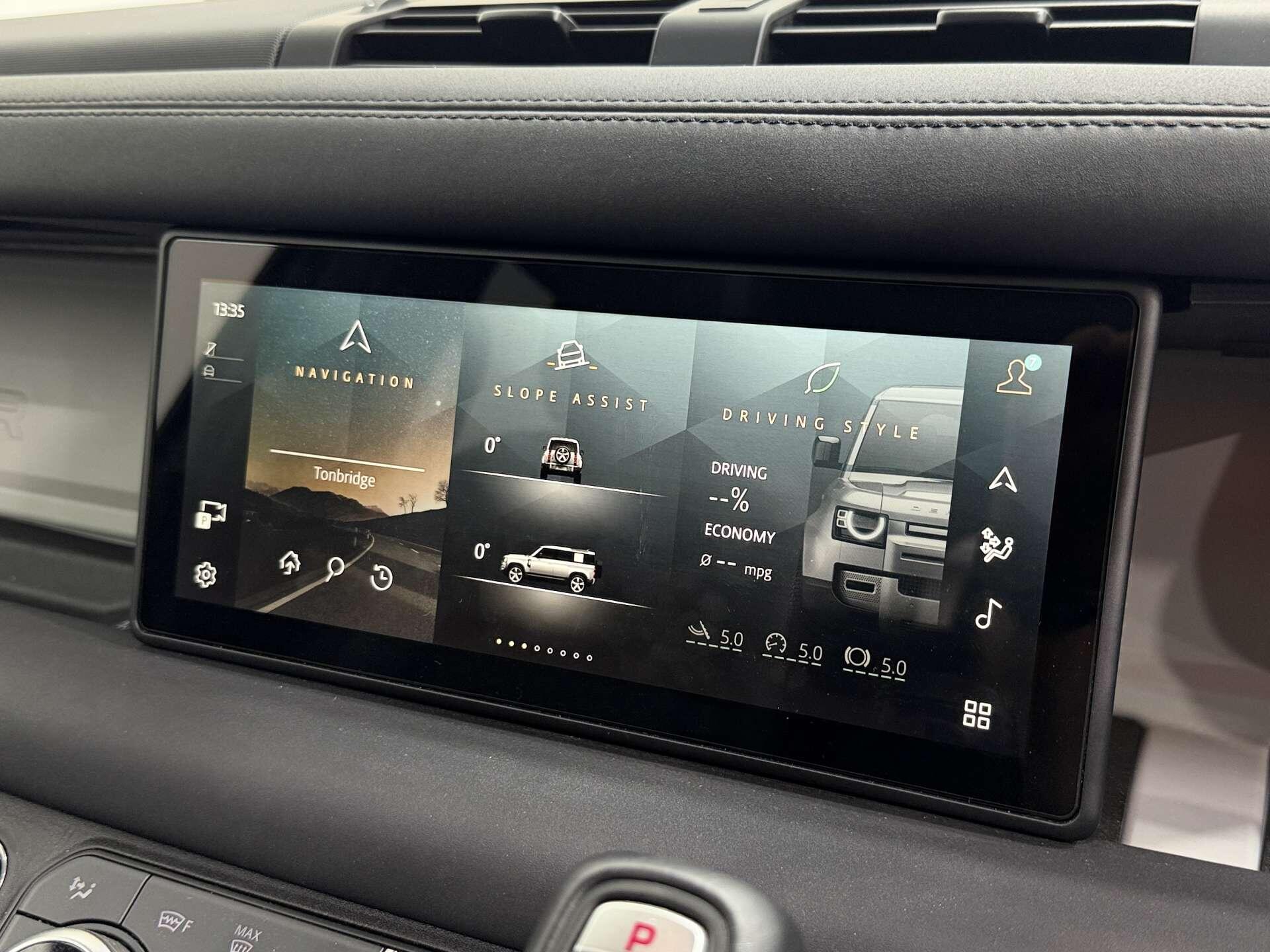 Land Rover Defender view 50
