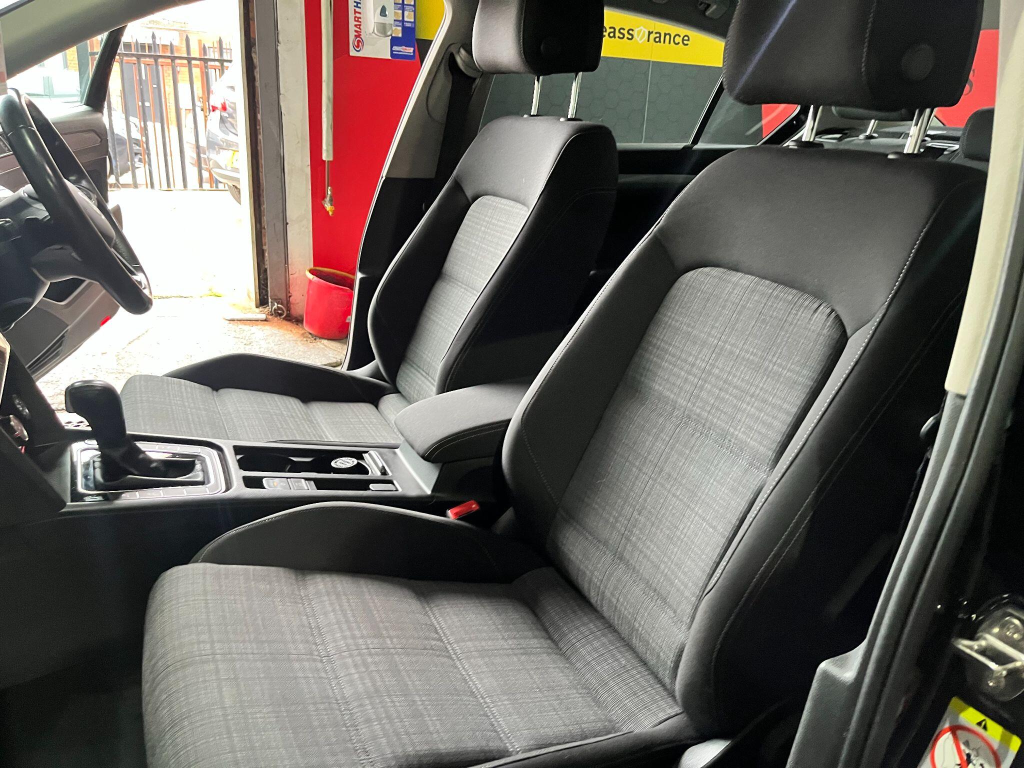 Volkswagen Passat view 16