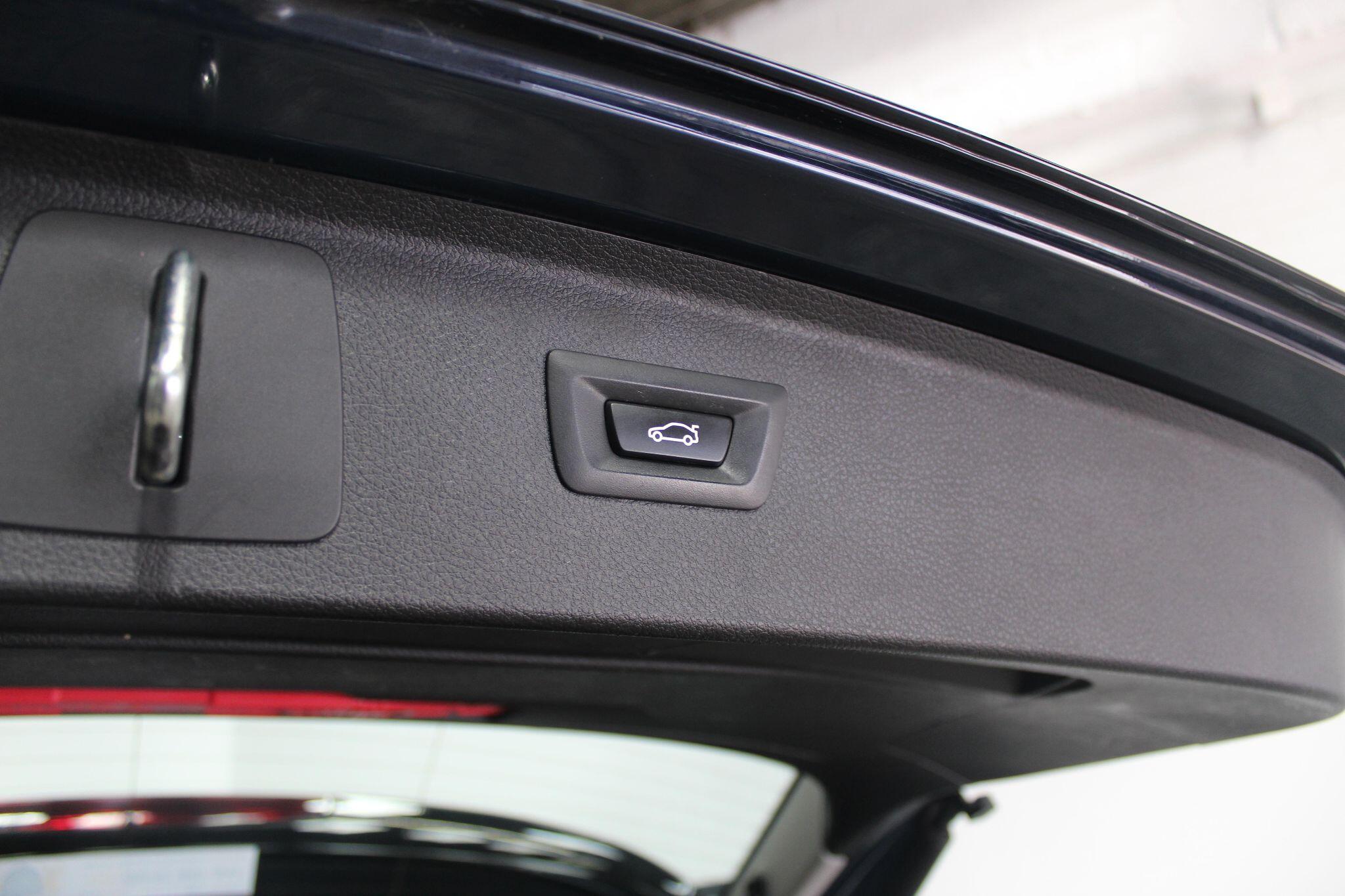 BMW 2 Series view 24