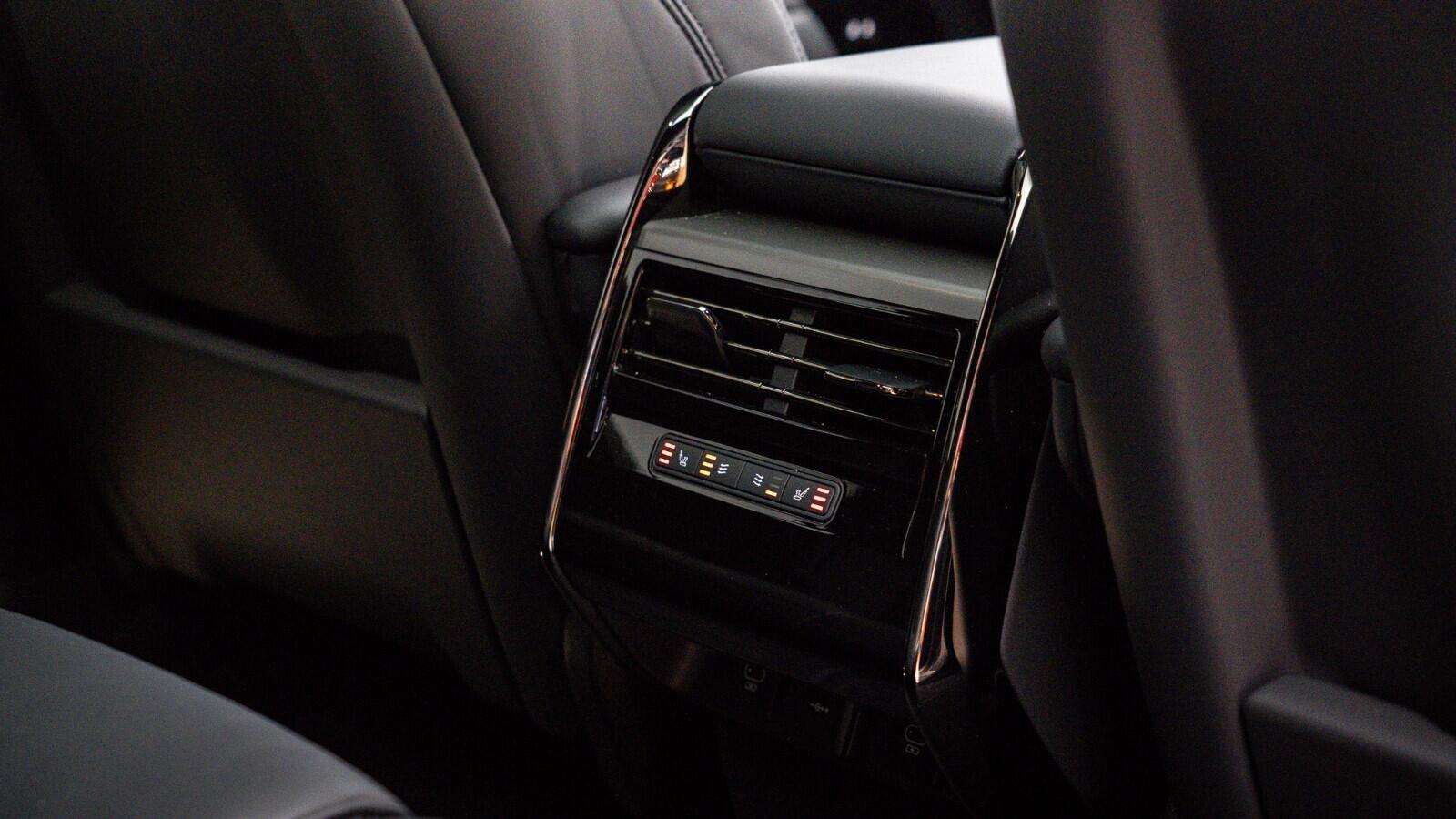 Land Rover Range Rover Sport view 10