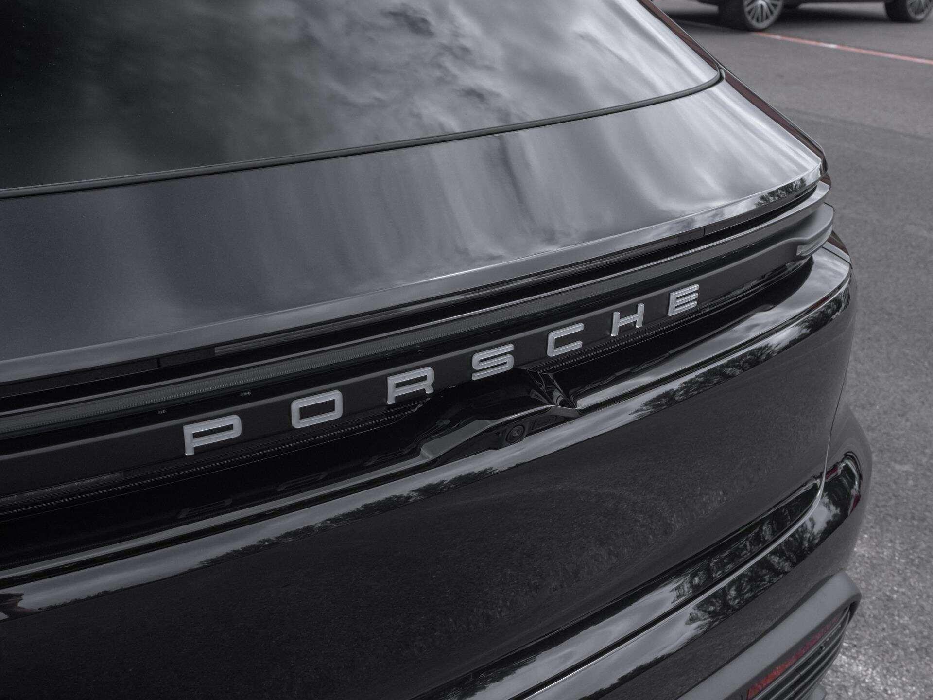 Porsche Macan view 39