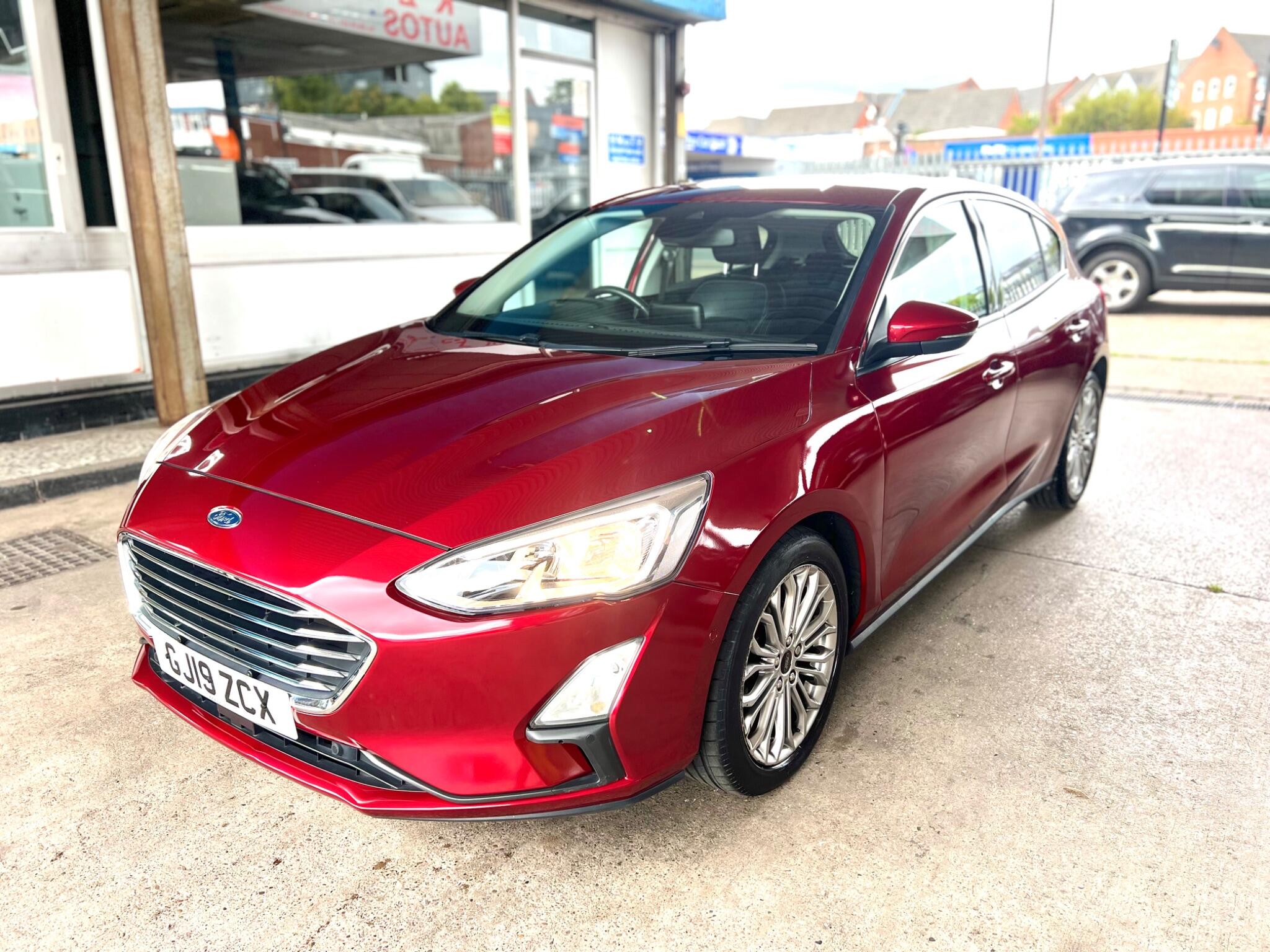 Ford Focus view 3