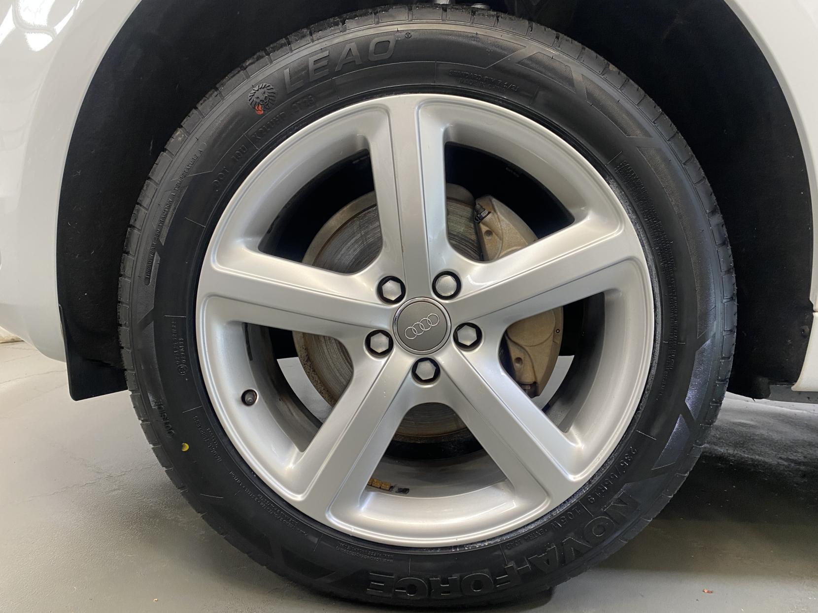 Audi Q5 view 31