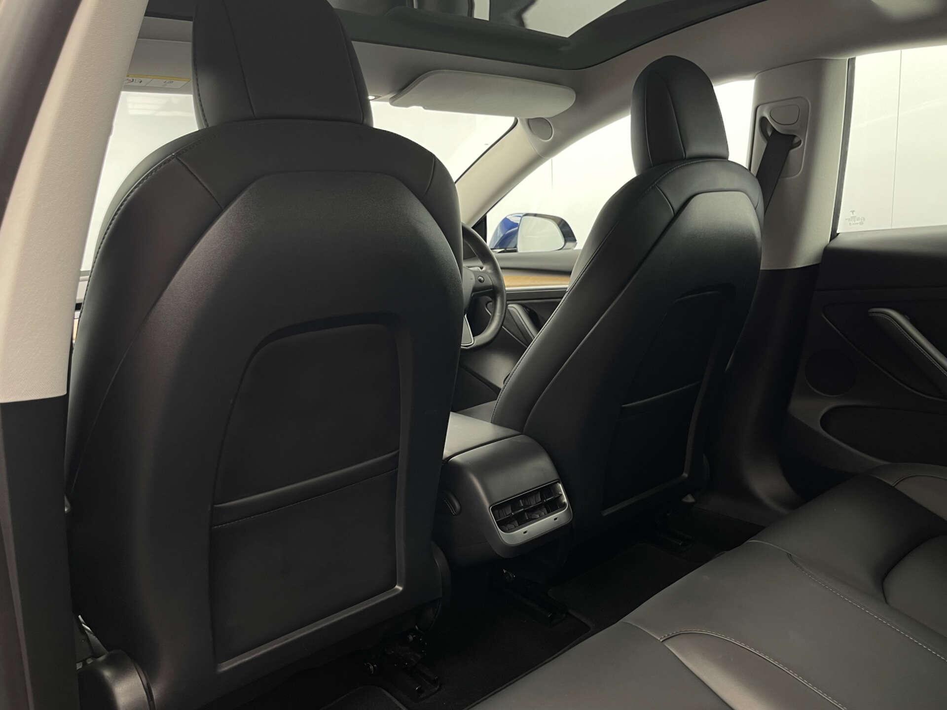 Tesla Model 3 view 38