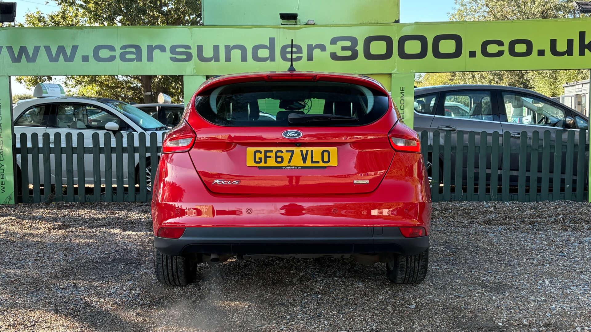 Ford Focus view 5