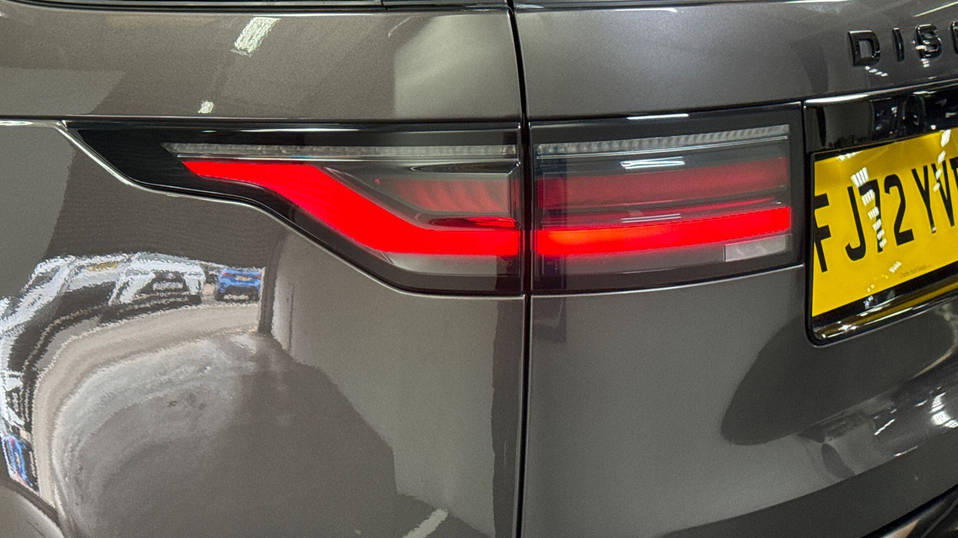 Land Rover Discovery view 19