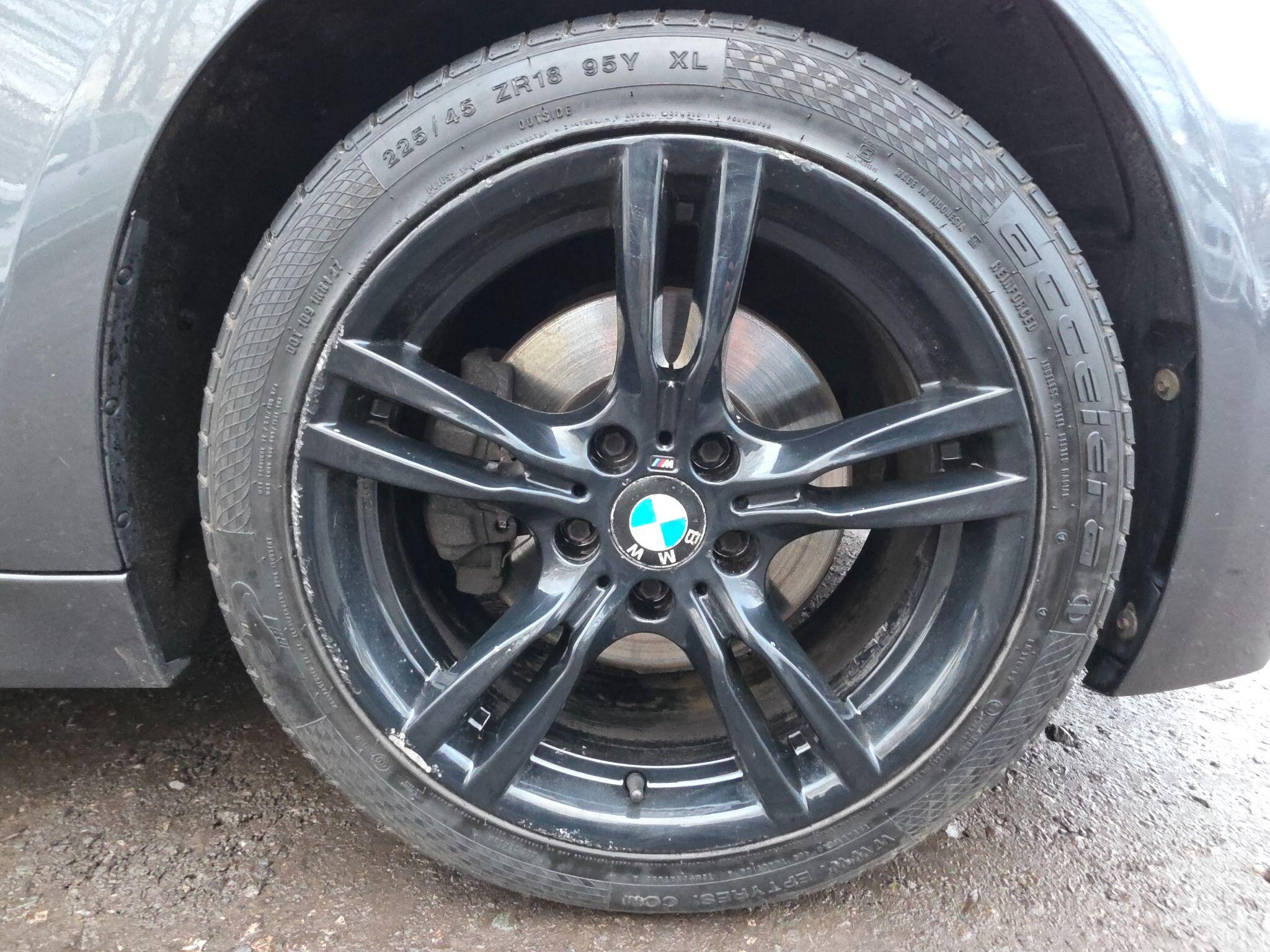 2013 BMW 3 Series image 40