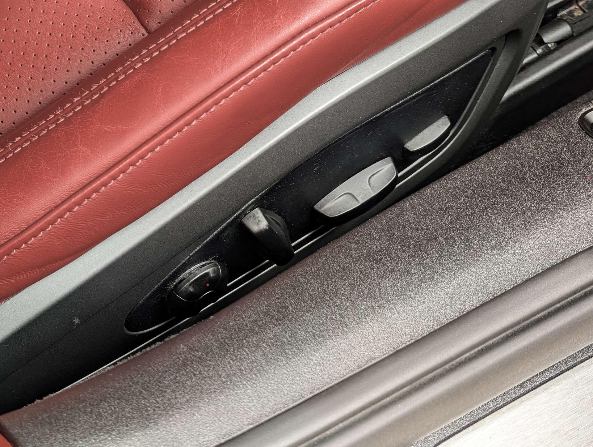 Porsche 911 view 32