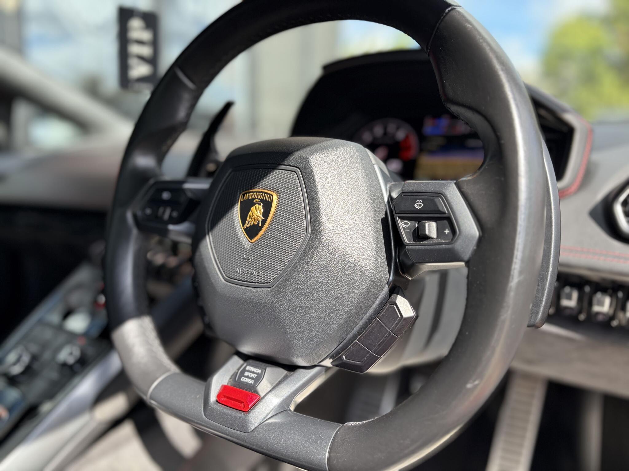 Lamborghini Huracan view 26