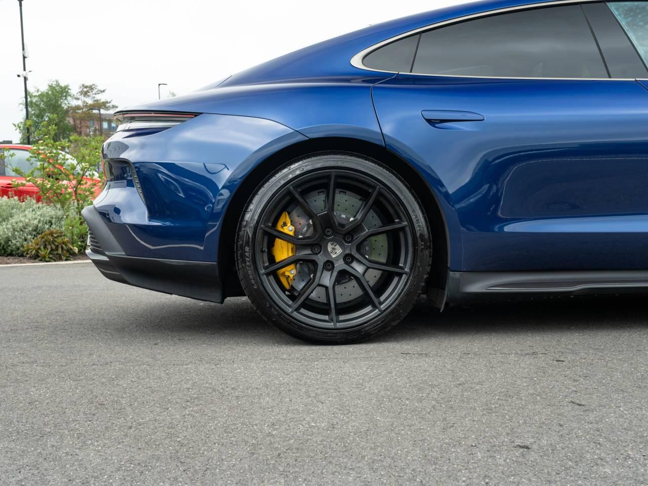 Porsche Taycan view 12
