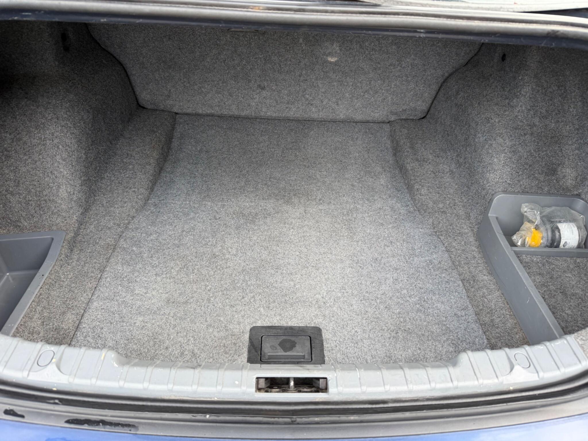 BMW 3 Series view 11