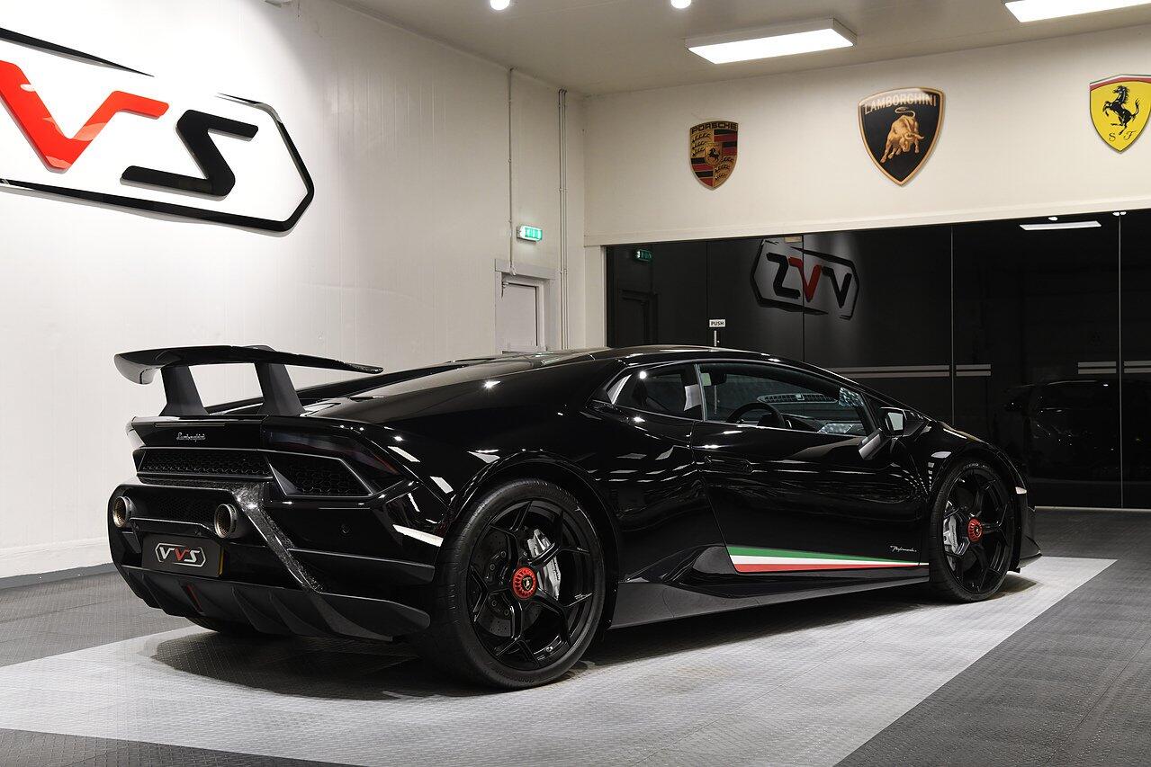 Lamborghini Huracan view 40